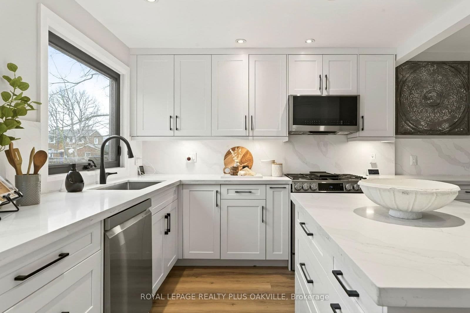 Detached at 381 Elizabeth Street, Grimsby, ON - Photo 9 - RE/MAX Garden City Realty