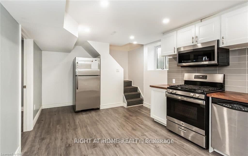 Detached at Lower- 70 Barron Street, Welland, ON - Photo 2 - RE/MAX Garden City Realty