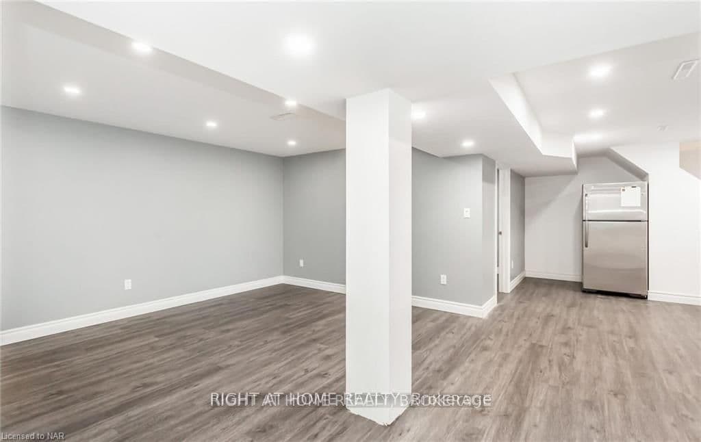 Detached at Lower- 70 Barron Street, Welland, ON - Photo 9 - RE/MAX Garden City Realty