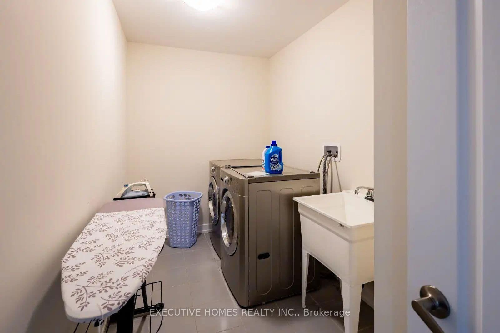 Detached at 91 Higgins Avenue, Thorold, ON - Photo 16 - RE/MAX Garden City Realty