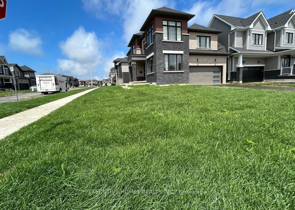 Detached at 91 Higgins Avenue, Thorold, ON - Photo 2 - RE/MAX Garden City Realty