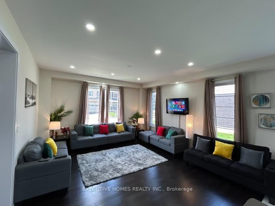 Detached at 91 Higgins Avenue, Thorold, ON - Photo 3 - RE/MAX Garden City Realty