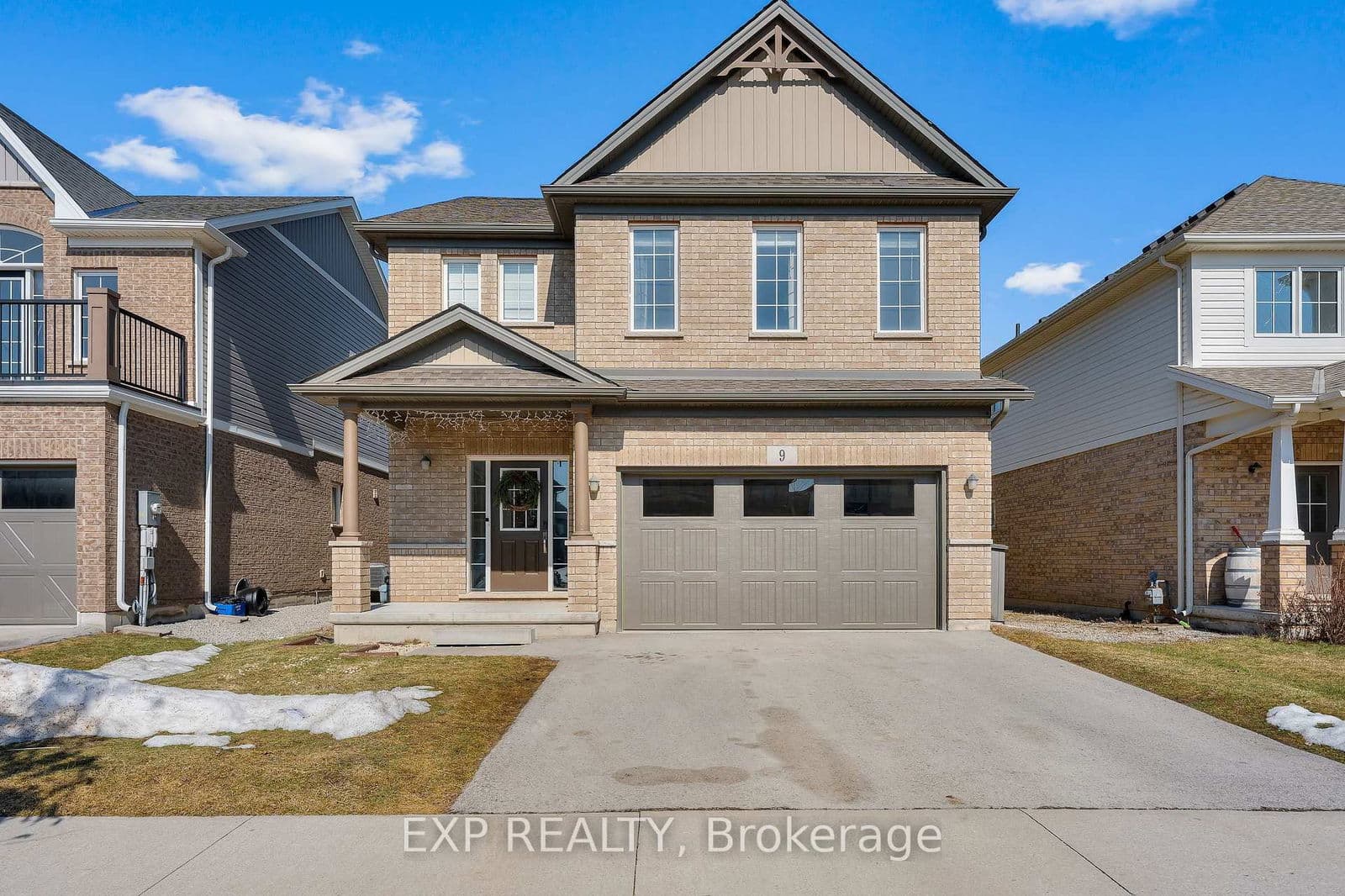 Detached at 9 Marissa Street, Pelham, ON - Photo 2 - RE/MAX Garden City Realty