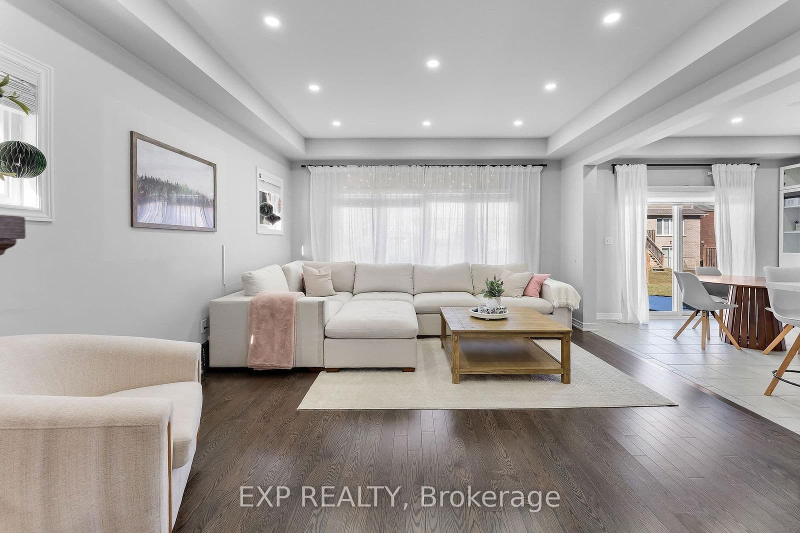 Detached at 9 Marissa Street, Pelham, ON - Photo 6 - RE/MAX Garden City Realty