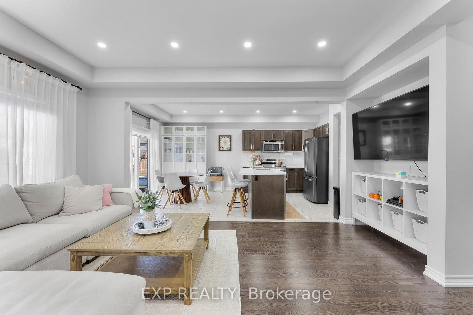 Detached at 9 Marissa Street, Pelham, ON - Photo 8 - RE/MAX Garden City Realty