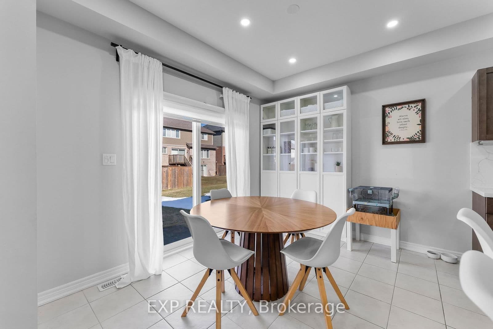 Detached at 9 Marissa Street, Pelham, ON - Photo 9 - RE/MAX Garden City Realty