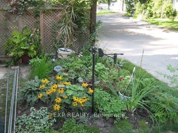 Detached at 240 LINCOLN Road, Fort Erie, ON - Photo 2 - RE/MAX Garden City Realty