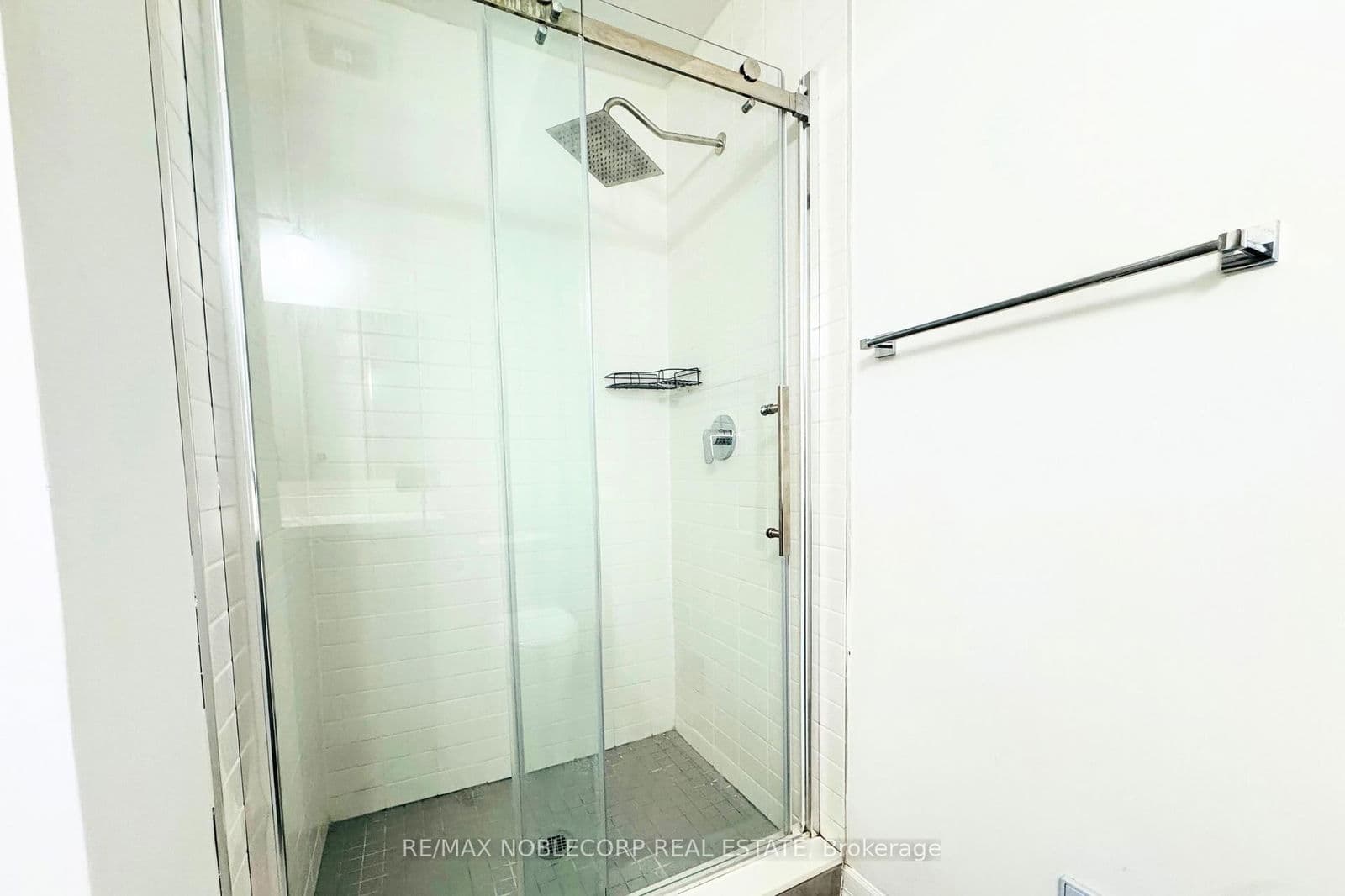 Condo Townhouse at 10- 39 Robinson Street, Grimsby, ON - Photo 13 - RE/MAX Garden City Realty