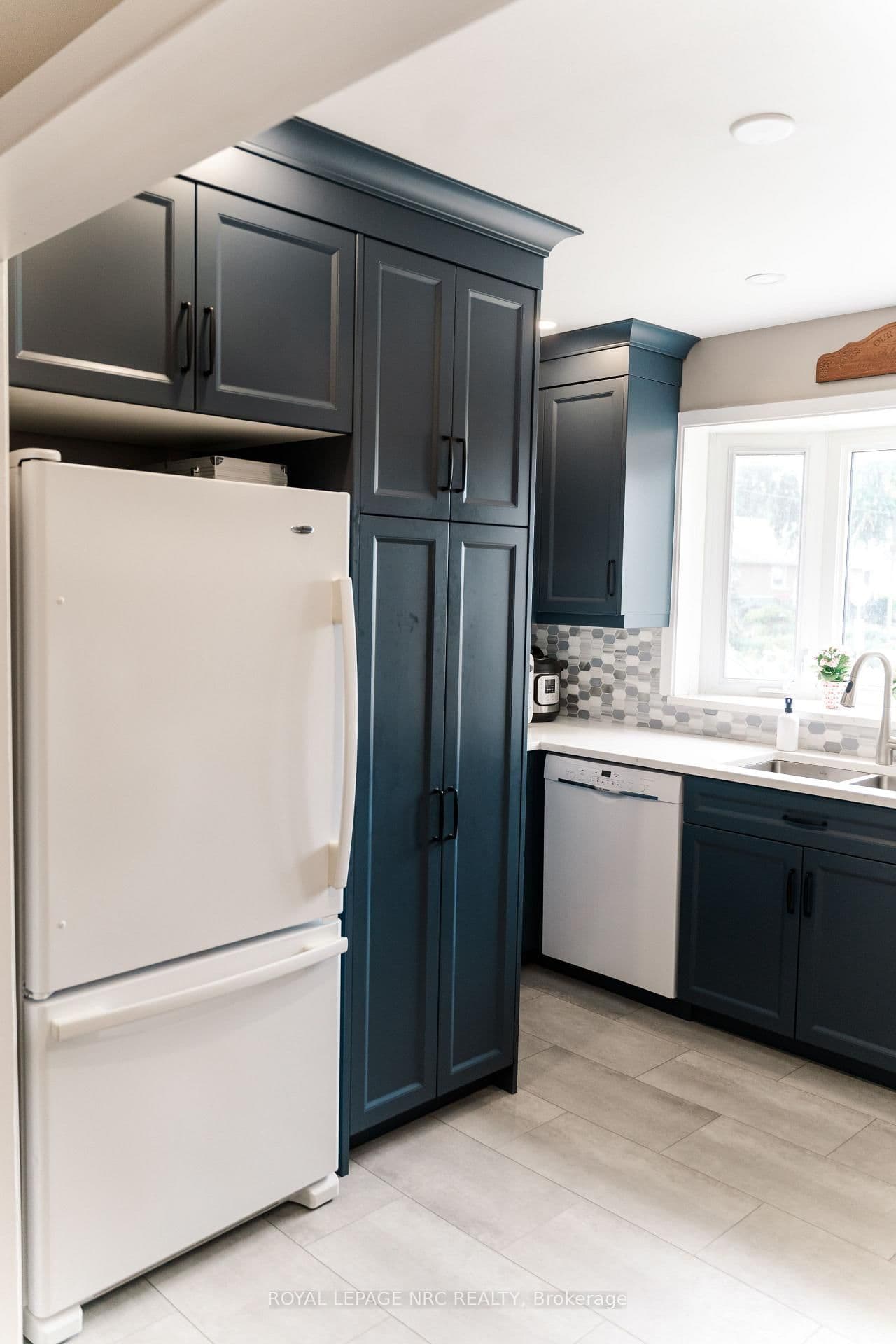 Detached at 12 Mackie Street, St. Catharines, ON - Photo 11 - RE/MAX Garden City Realty