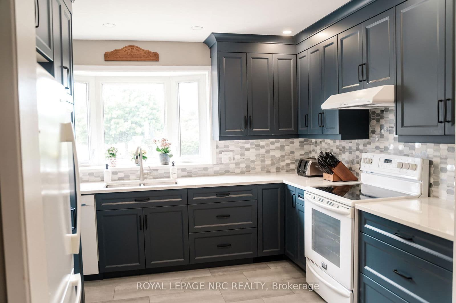 Detached at 12 Mackie Street, St. Catharines, ON - Photo 8 - RE/MAX Garden City Realty