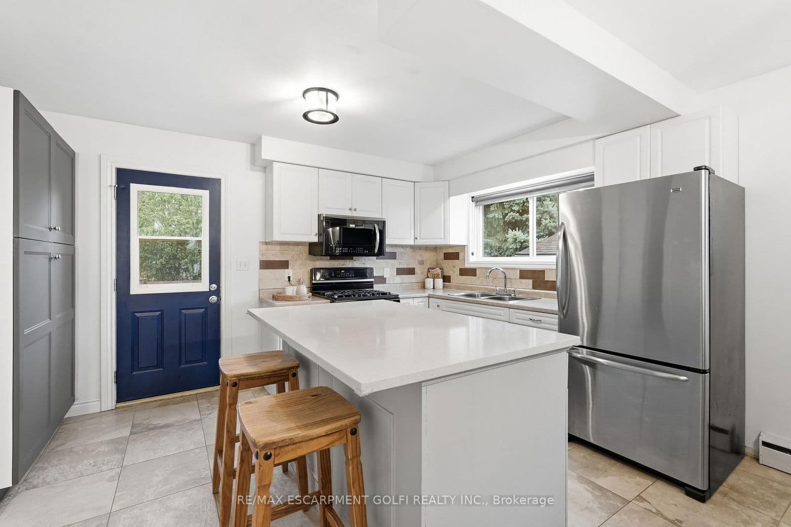 Detached at 6 Brierwood Avenue, Grimsby, ON - Photo 11 - RE/MAX Garden City Realty