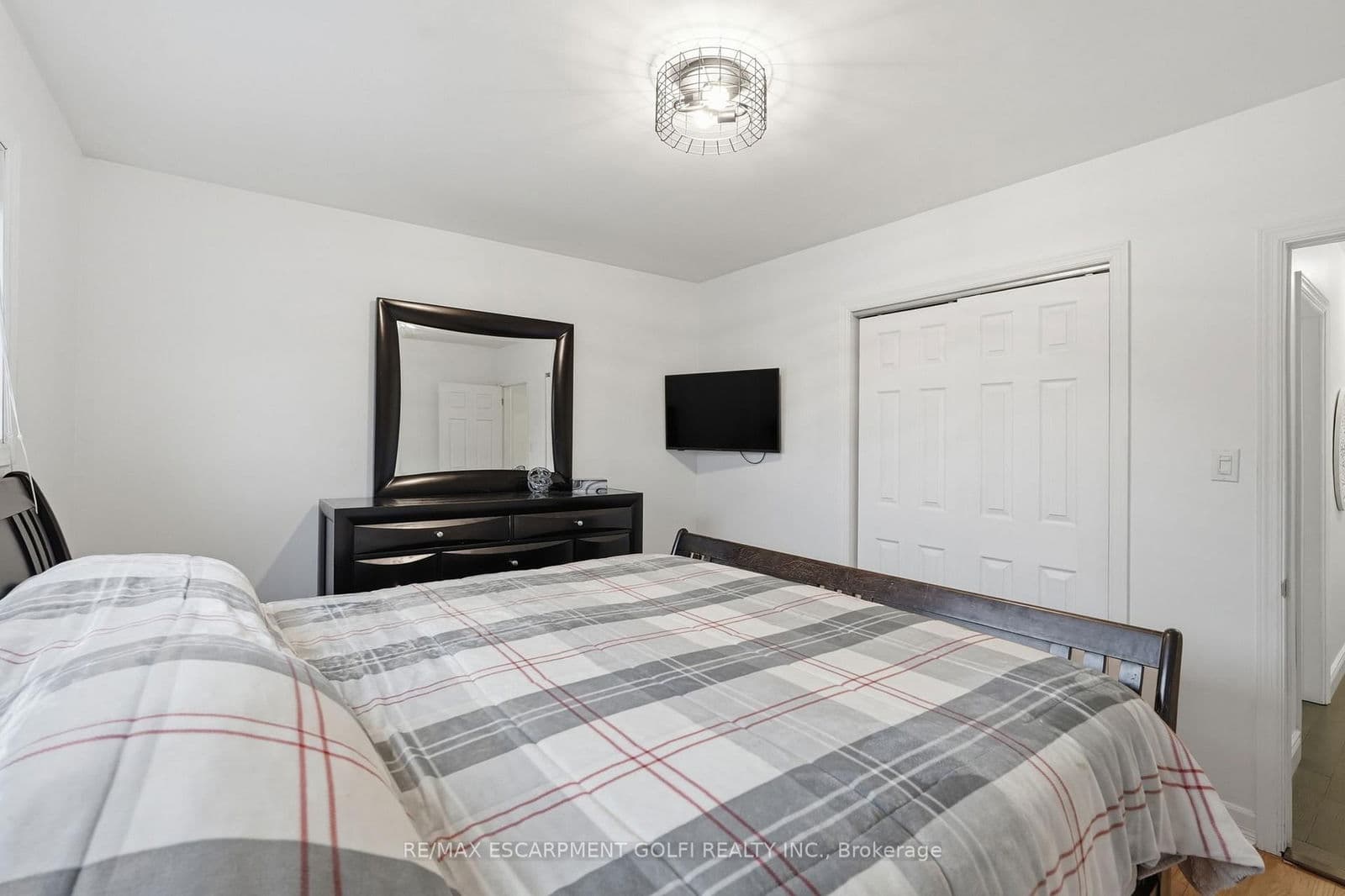 Detached at 6 Brierwood Avenue, Grimsby, ON - Photo 15 - RE/MAX Garden City Realty