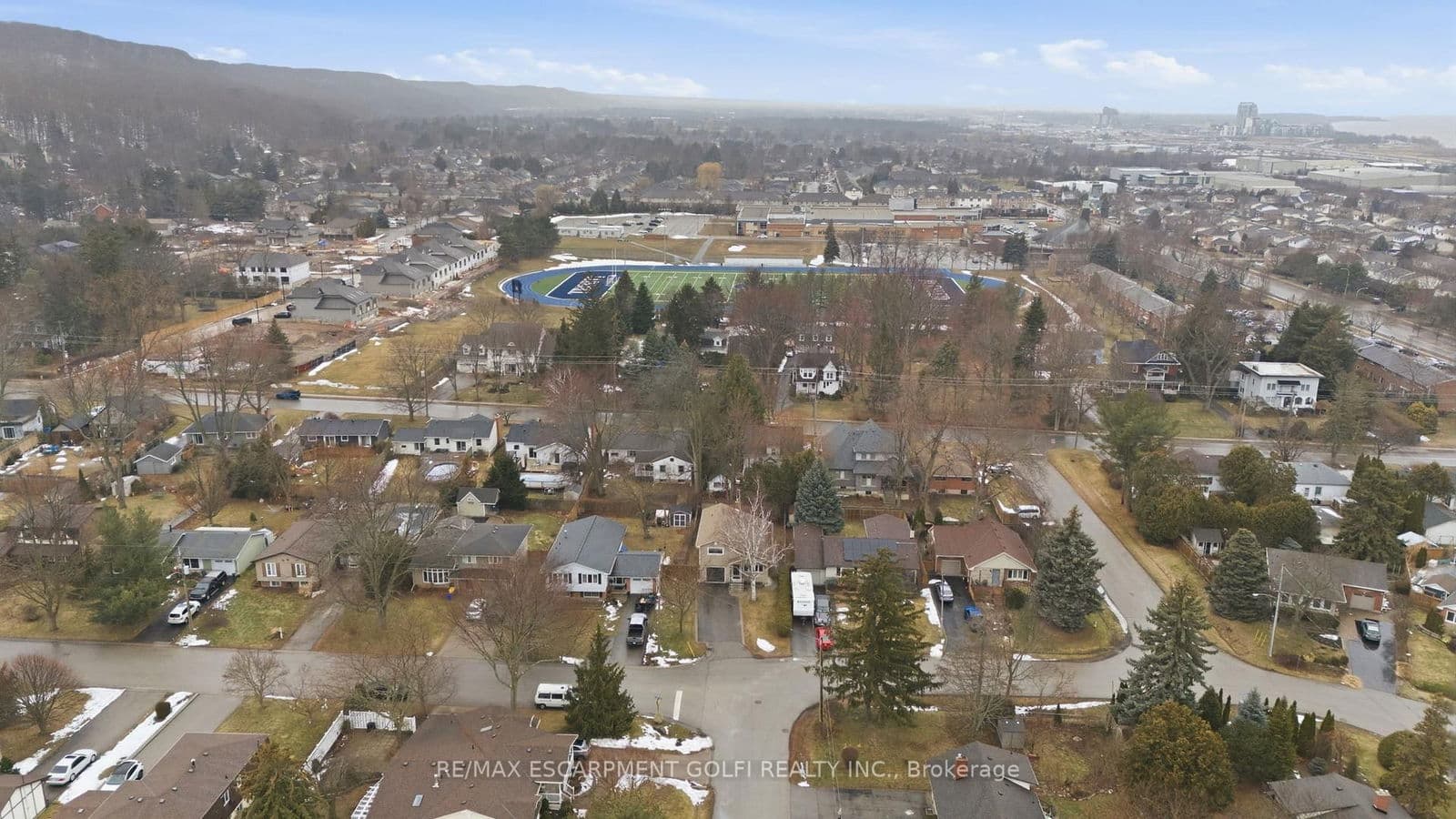 Detached at 6 Brierwood Avenue, Grimsby, ON - Photo 39 - RE/MAX Garden City Realty