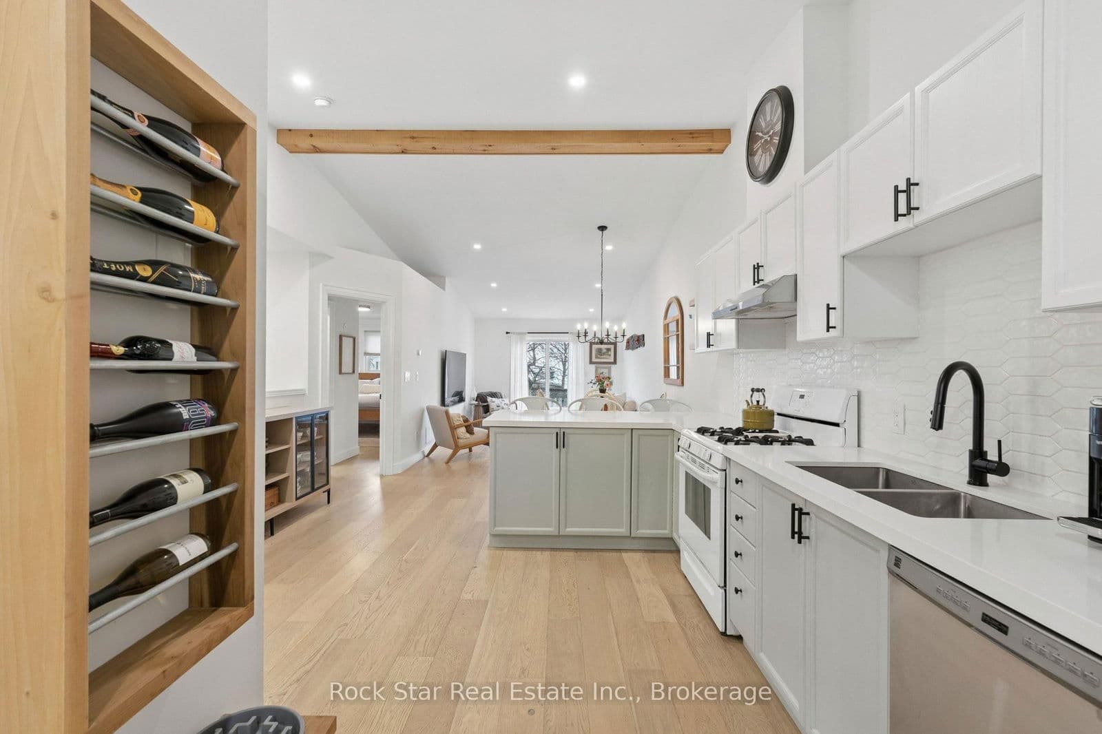 Att/Row/Townhouse at 4467 Michael Avenue, Lincoln, ON - Photo 3 - RE/MAX Garden City Realty