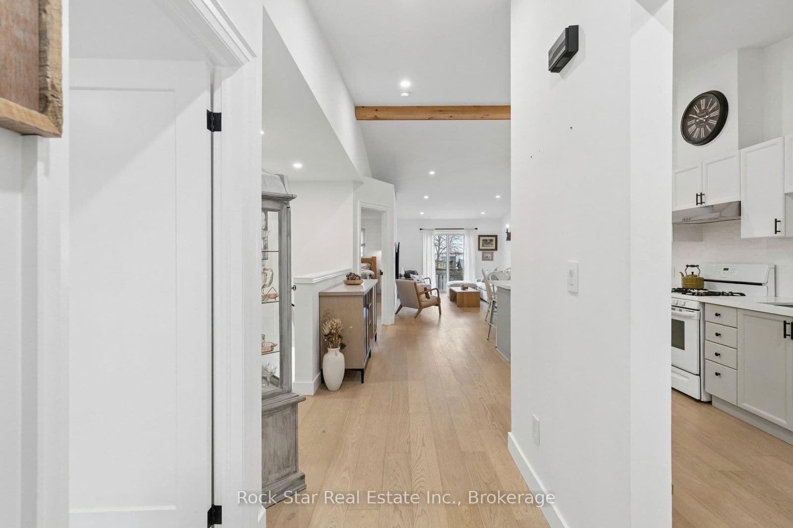 Att/Row/Townhouse at 4467 Michael Avenue, Lincoln, ON - Photo 6 - RE/MAX Garden City Realty