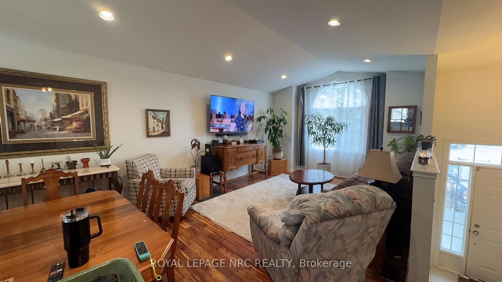 Detached at 63 Jackson Court, Welland, ON - Photo 6 - RE/MAX Garden City Realty