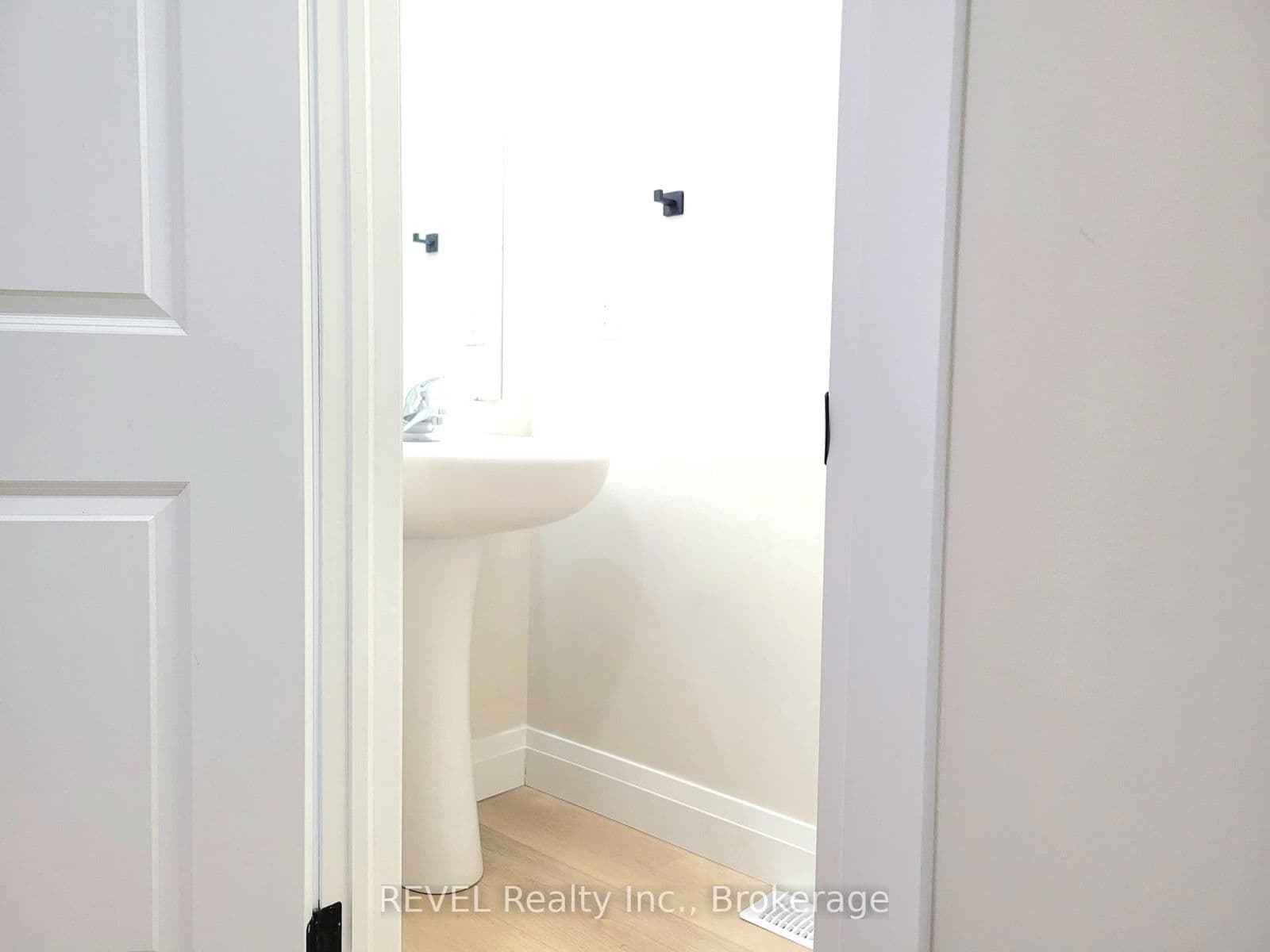 Att/Row/Townhouse at 38 Keystone Trail, Welland, ON - Photo 10 - RE/MAX Garden City Realty