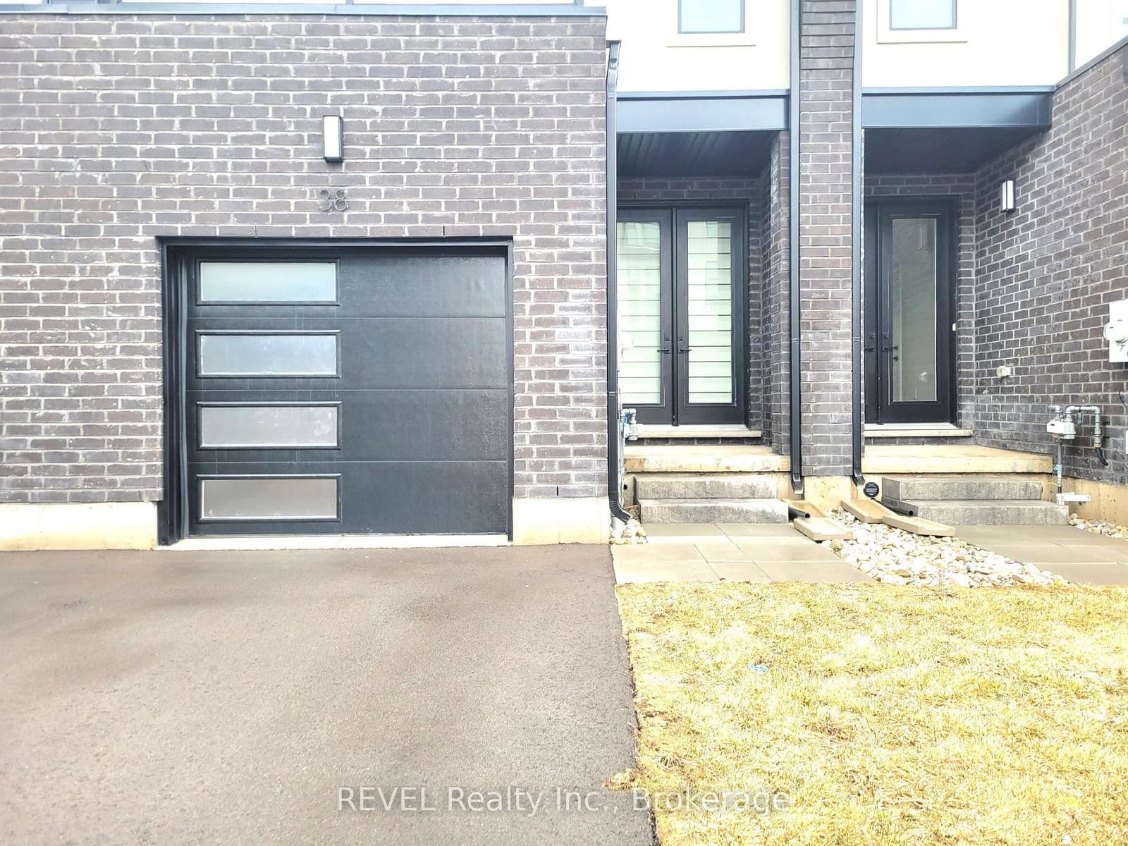 Att/Row/Townhouse at 38 Keystone Trail, Welland, ON - Photo 2 - RE/MAX Garden City Realty