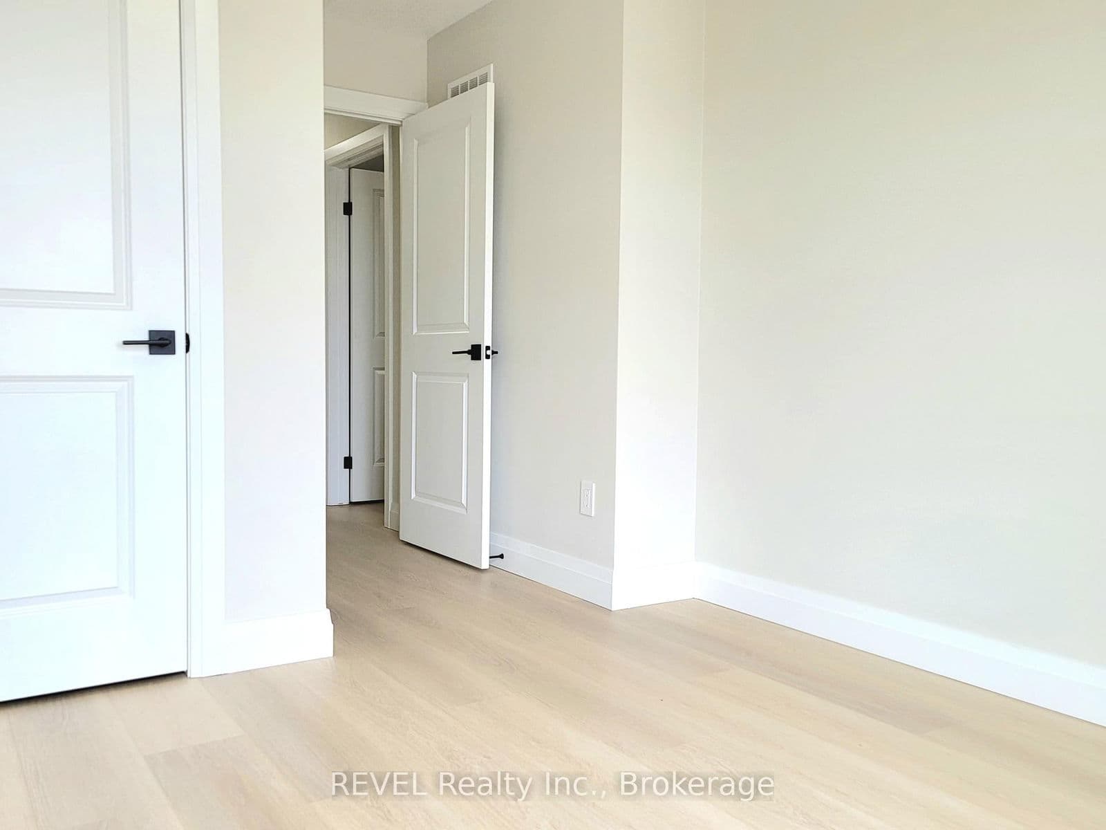 Att/Row/Townhouse at 38 Keystone Trail, Welland, ON - Photo 22 - RE/MAX Garden City Realty