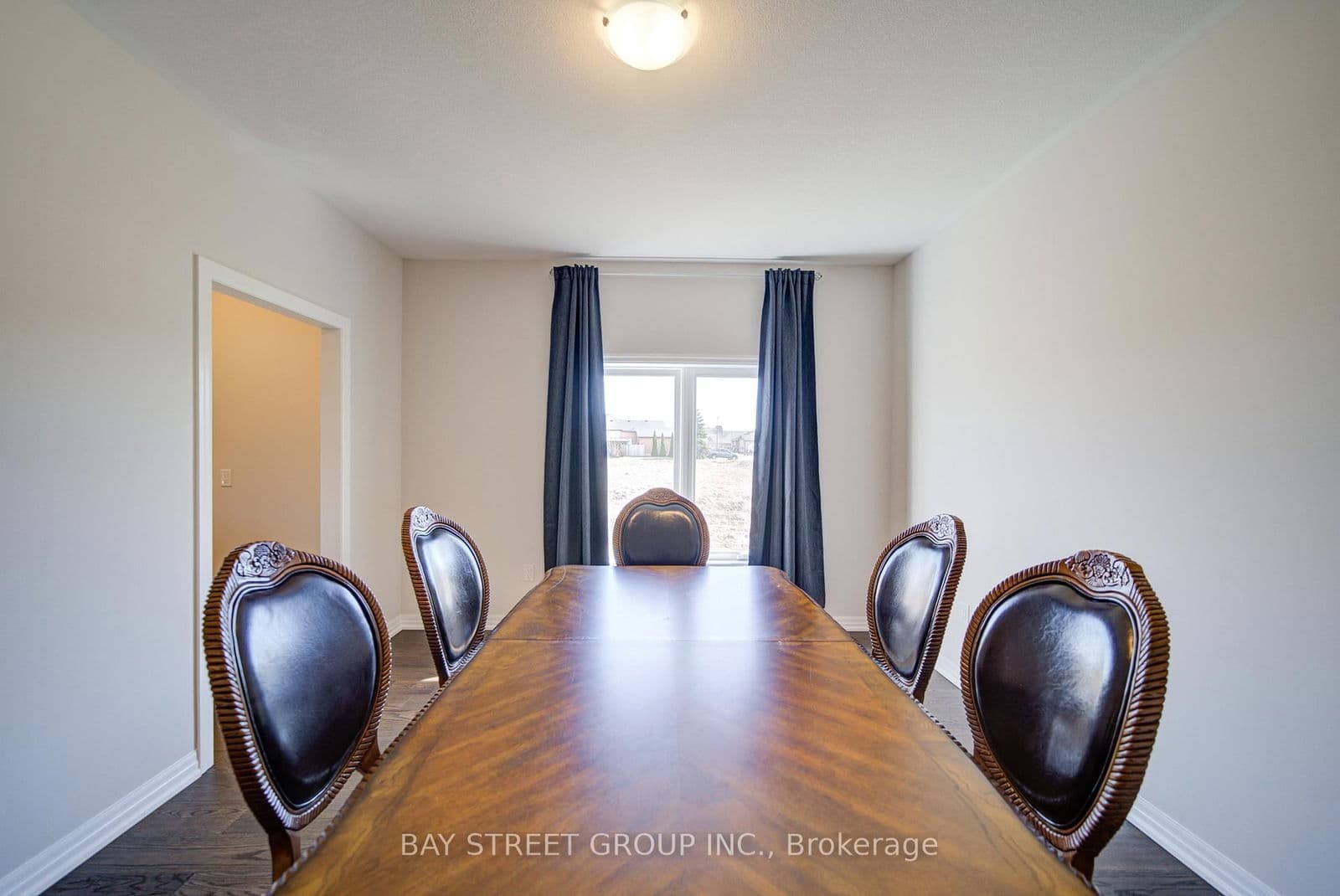 Detached at 39 Meadowlark Drive, Port Colborne, ON - Photo 5 - RE/MAX Garden City Realty