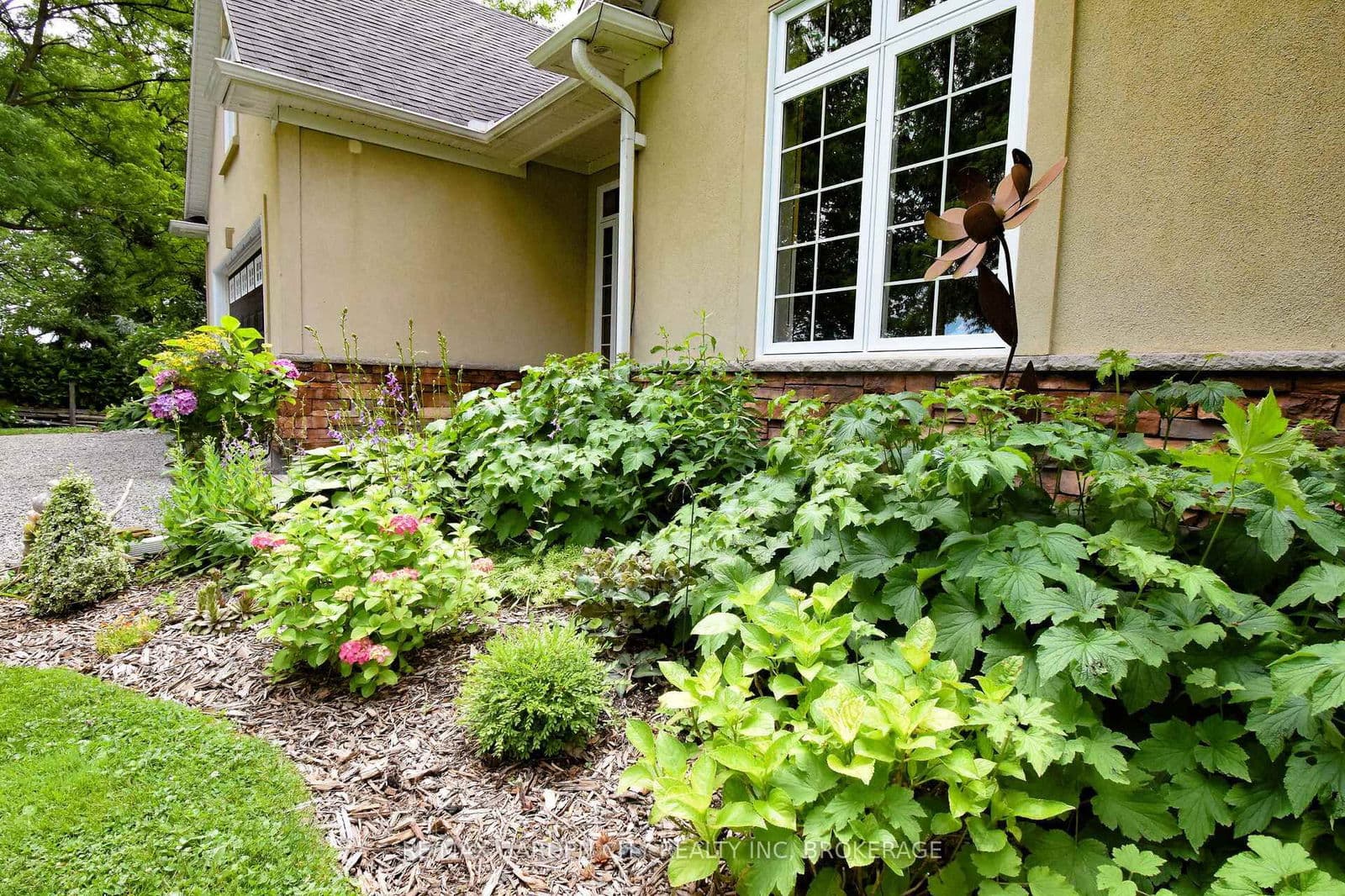 Detached at 3089 Niagara River Parkway, Fort Erie, ON - Photo 3 - RE/MAX Garden City Realty