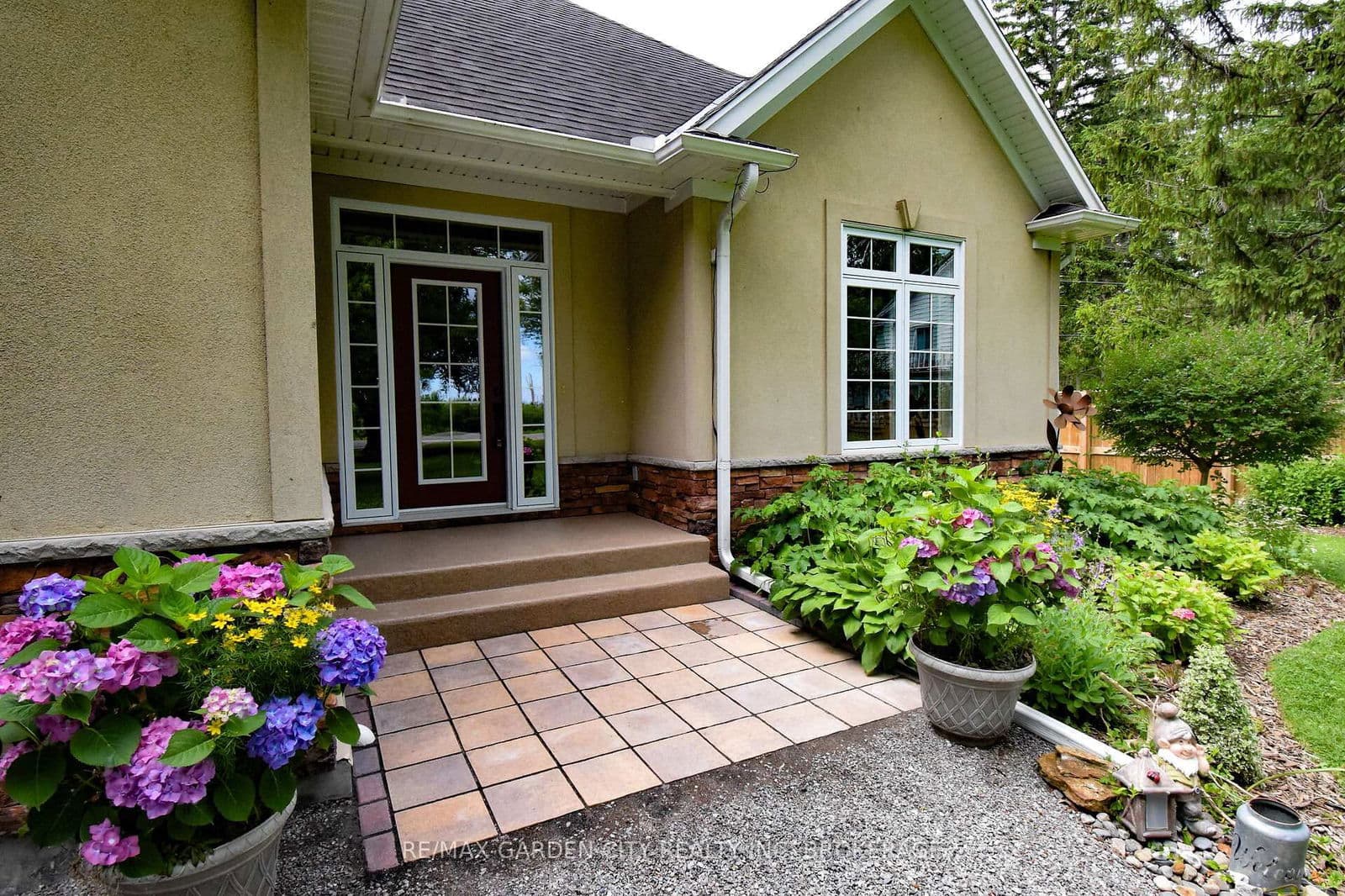 Detached at 3089 Niagara River Parkway, Fort Erie, ON - Photo 4 - RE/MAX Garden City Realty