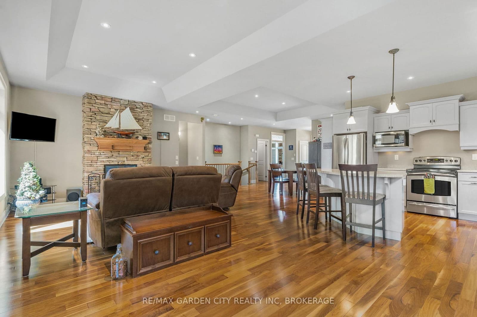 Detached at 3089 Niagara River Parkway, Fort Erie, ON - Photo 8 - RE/MAX Garden City Realty