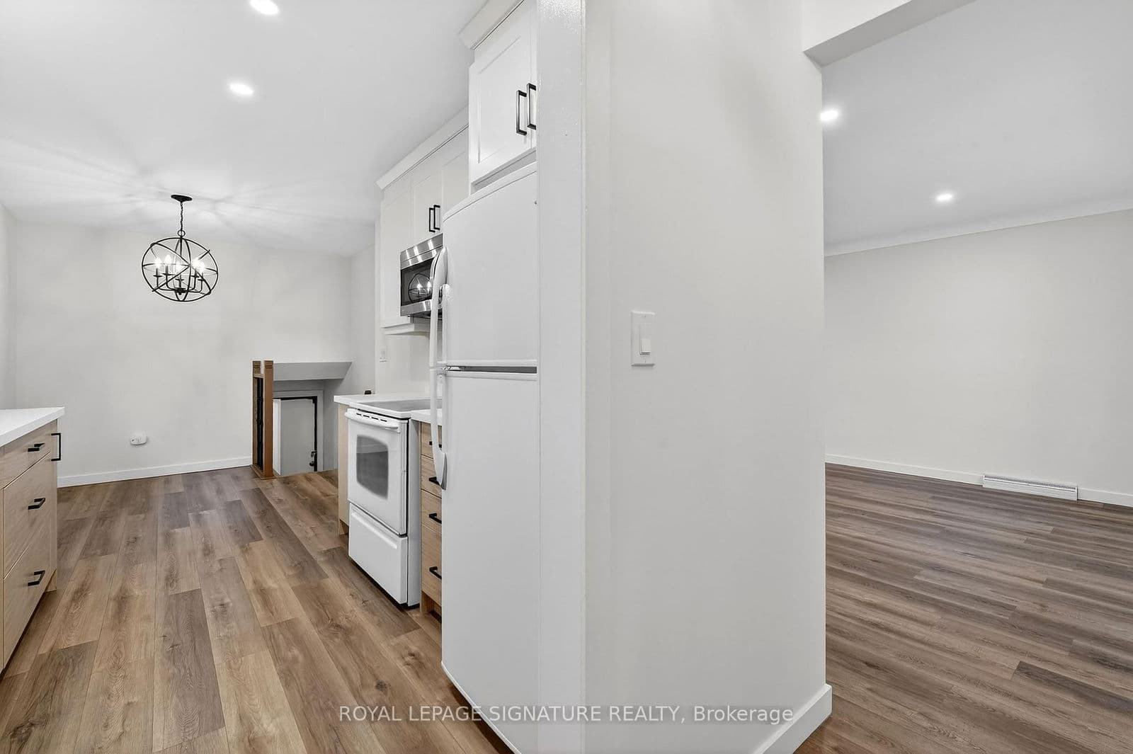 Detached at 55 BURNESS Drive, St. Catharines, ON - Photo 7 - RE/MAX Garden City Realty