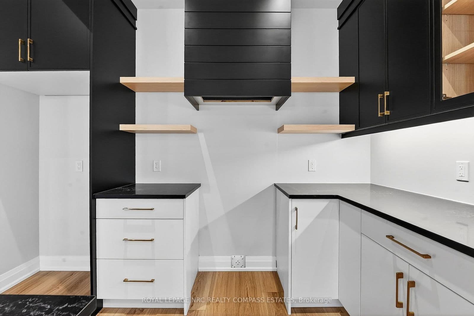 Detached at 47 Oakley Drive, Niagara-on-the-Lake, ON - Photo 12 - RE/MAX Garden City Realty