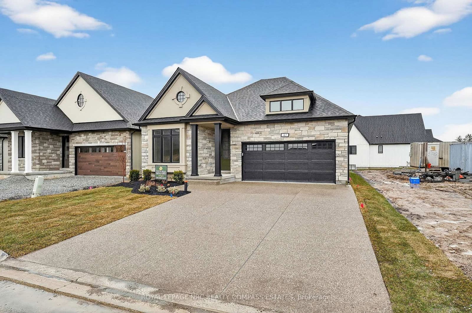 Detached at 47 Oakley Drive, Niagara-on-the-Lake, ON - Photo 2 - RE/MAX Garden City Realty