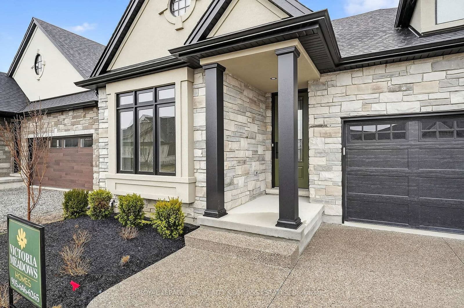 Detached at 47 Oakley Drive, Niagara-on-the-Lake, ON - Photo 3 - RE/MAX Garden City Realty