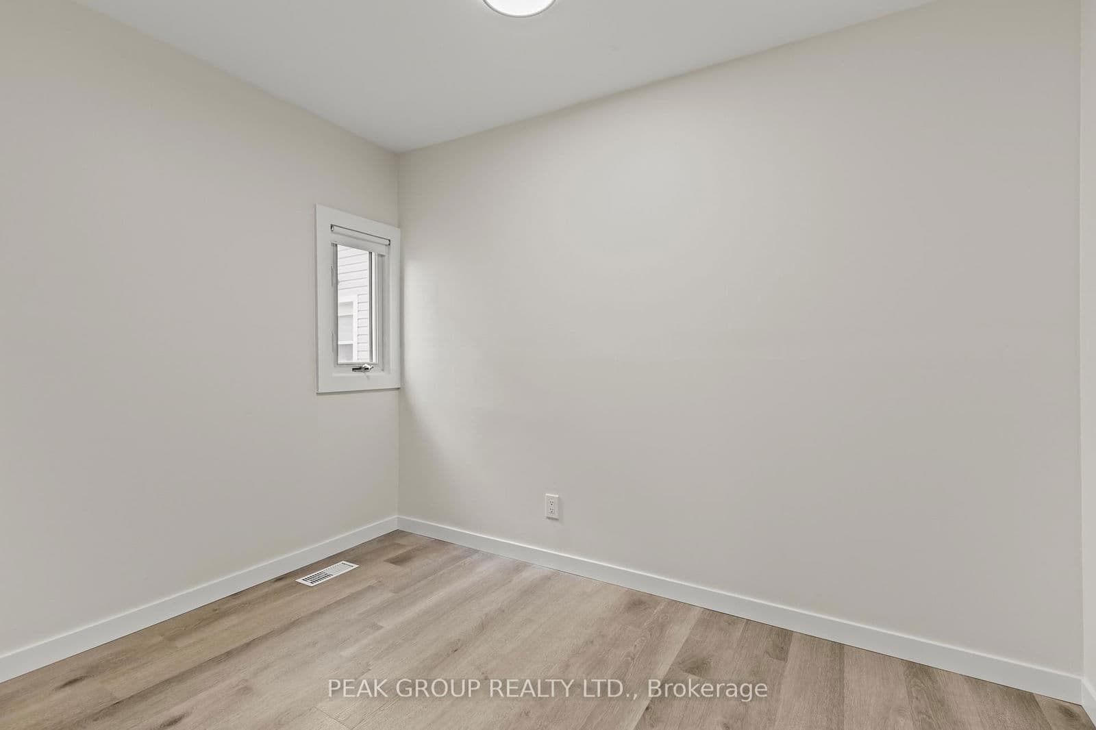 Semi-Detached at 214 Mitchell Street, Port Colborne, ON - Photo 13 - RE/MAX Garden City Realty