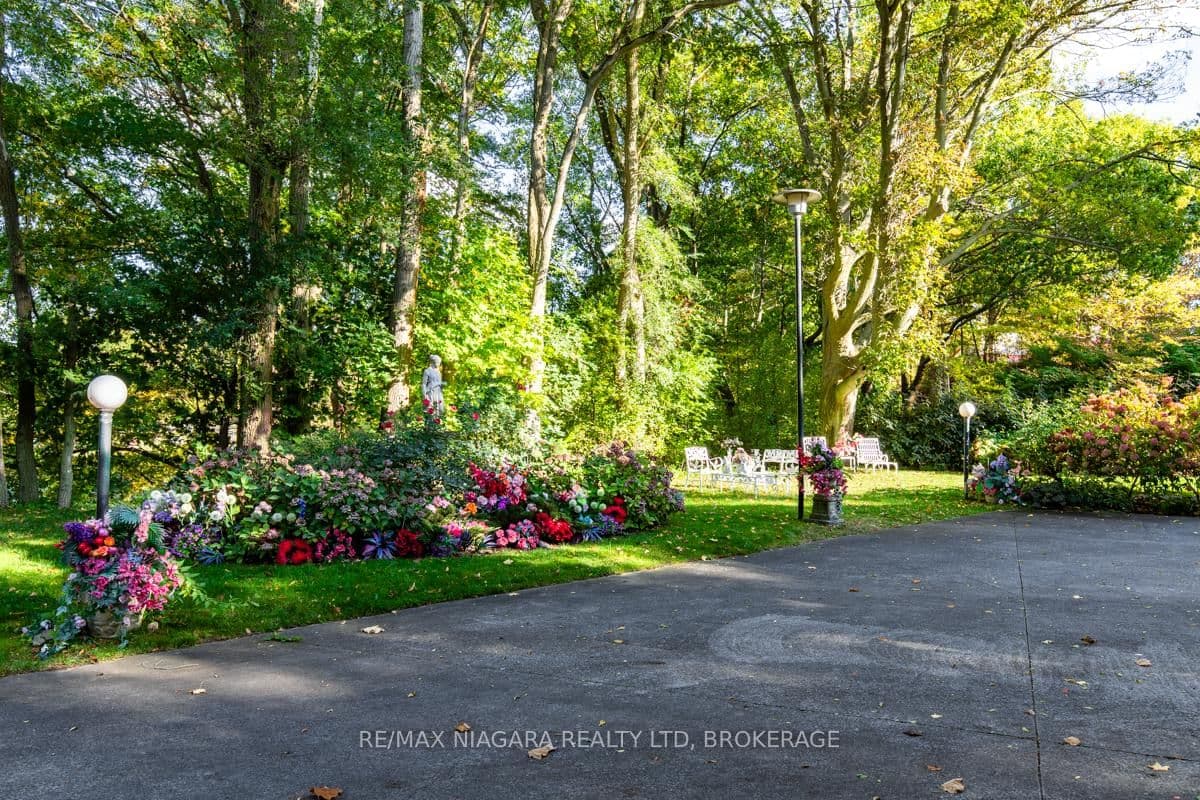 Detached at 735 Lakeshore Road, Port Colborne, ON - Photo 6 - RE/MAX Garden City Realty