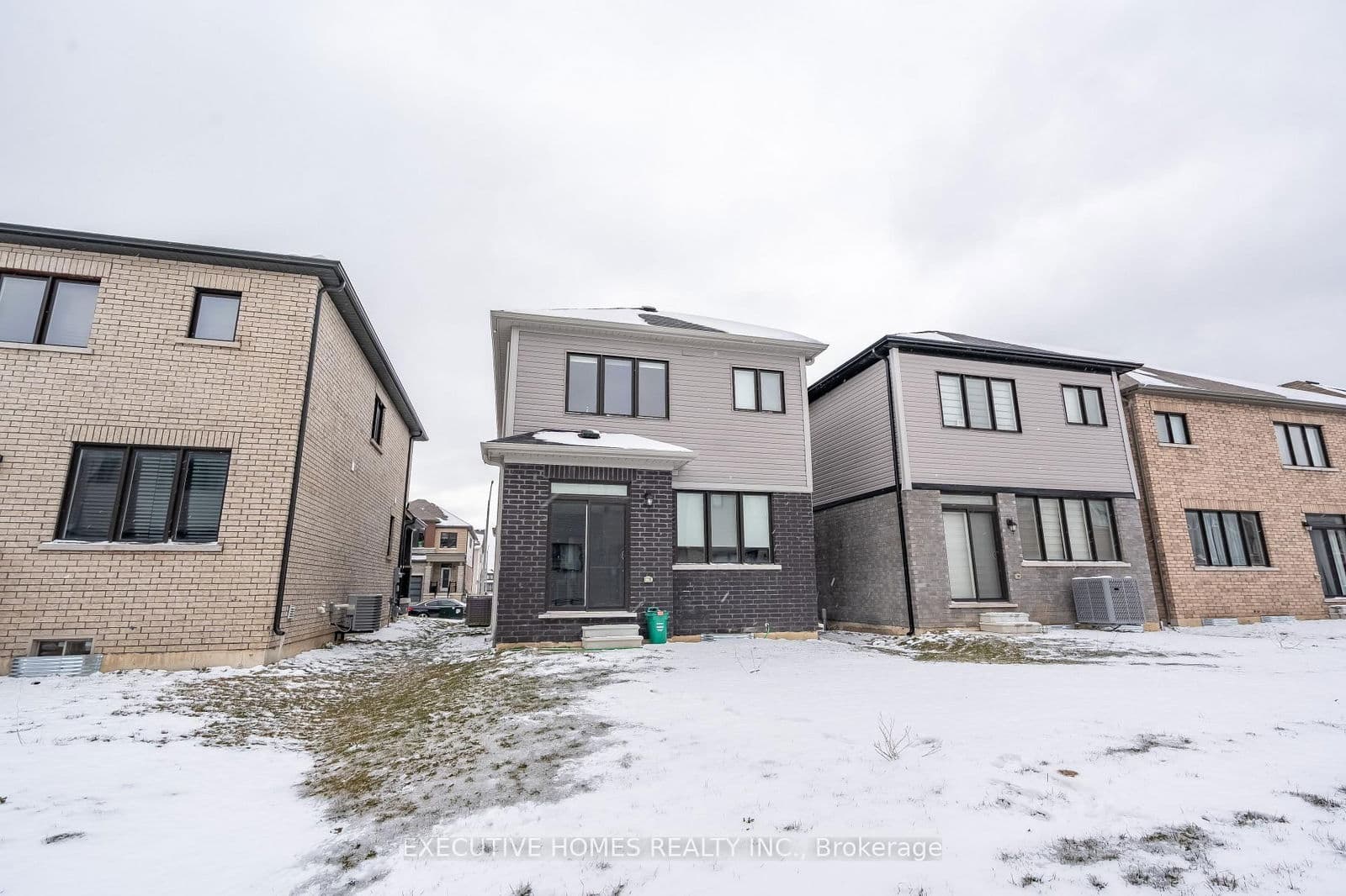 Detached at 16 Ever Sweet Way, Thorold, ON - Photo 11 - RE/MAX Garden City Realty