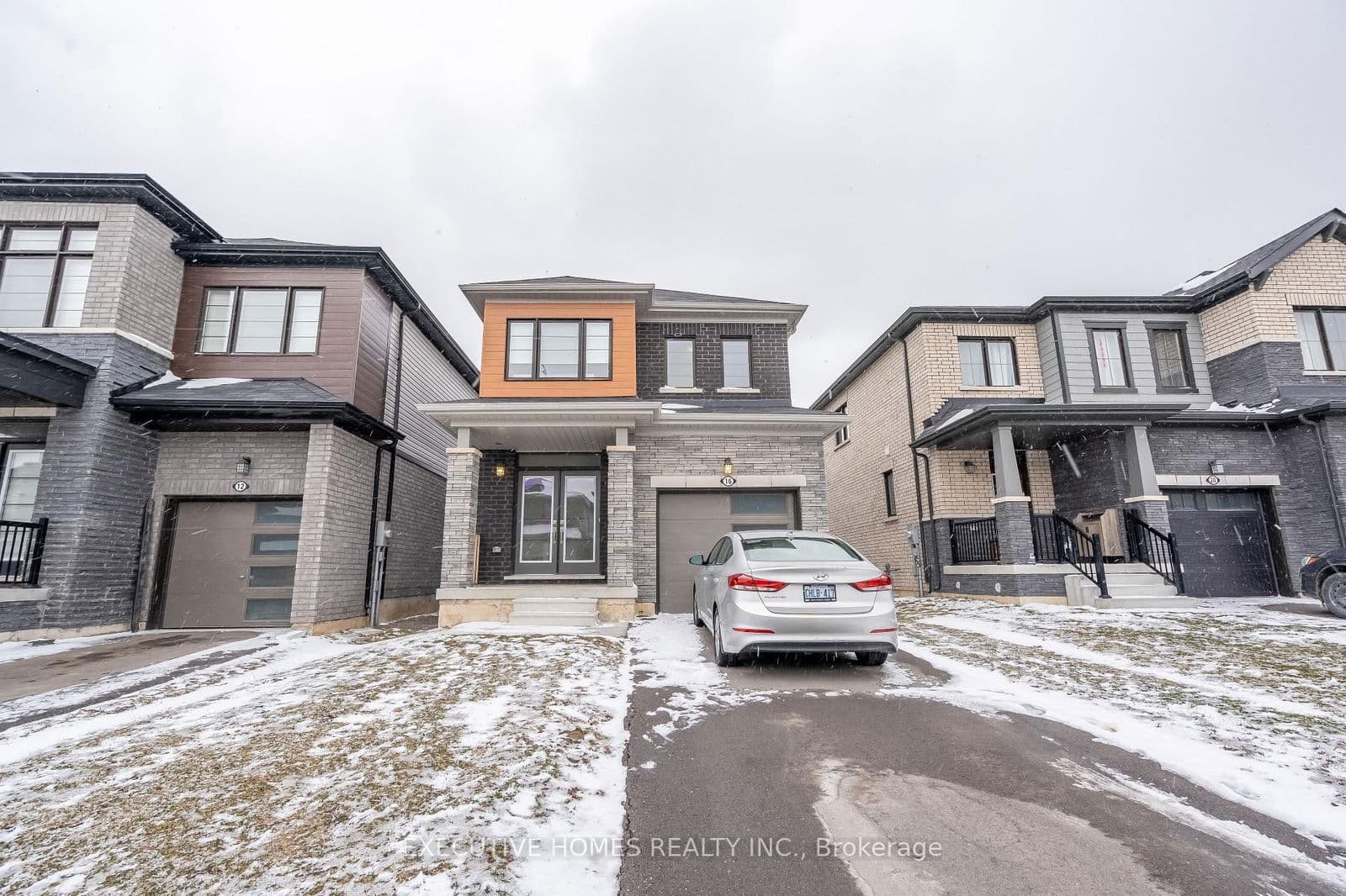 Detached at 16 Ever Sweet Way, Thorold, ON - Photo 2 - RE/MAX Garden City Realty