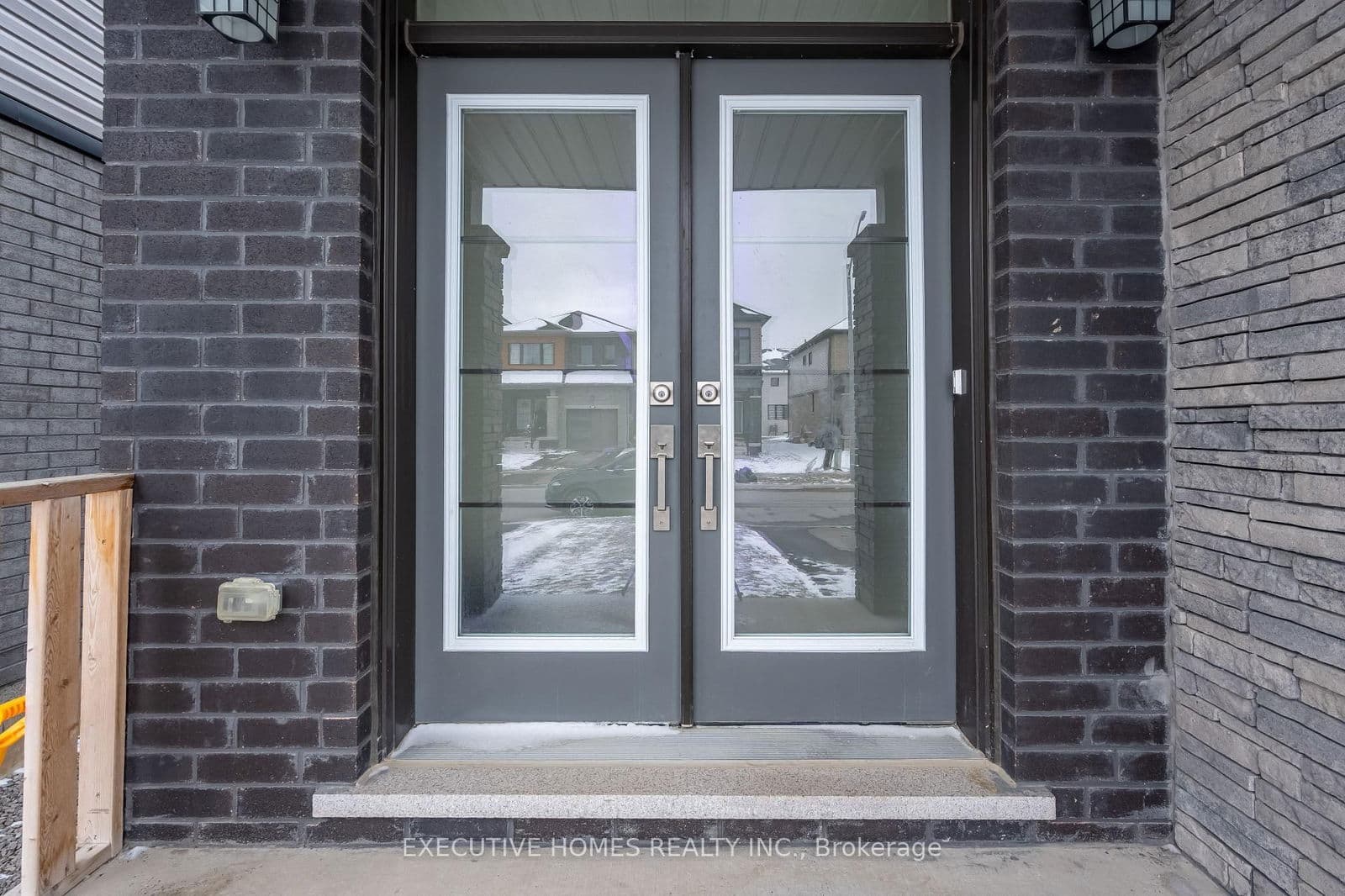 Detached at 16 Ever Sweet Way, Thorold, ON - Photo 3 - RE/MAX Garden City Realty