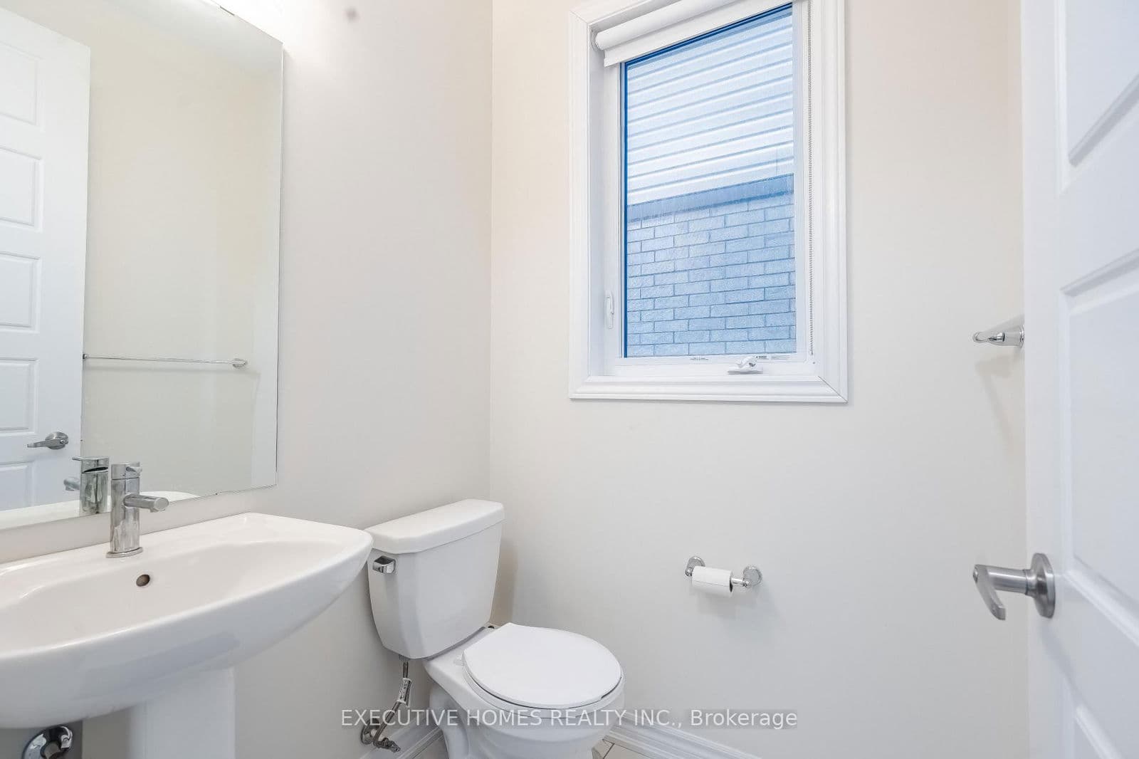 Detached at 16 Ever Sweet Way, Thorold, ON - Photo 5 - RE/MAX Garden City Realty