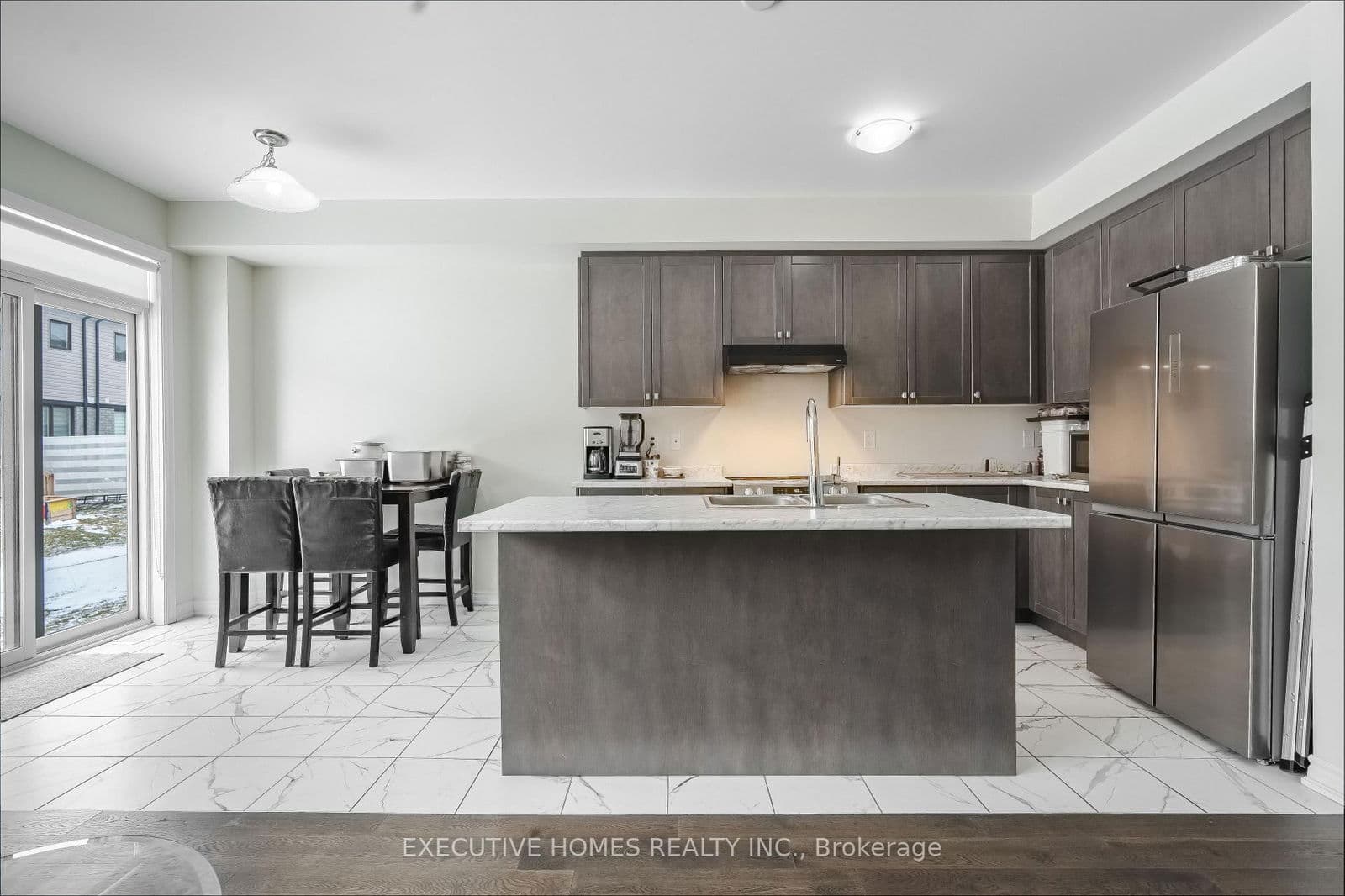 Detached at 16 Ever Sweet Way, Thorold, ON - Photo 9 - RE/MAX Garden City Realty