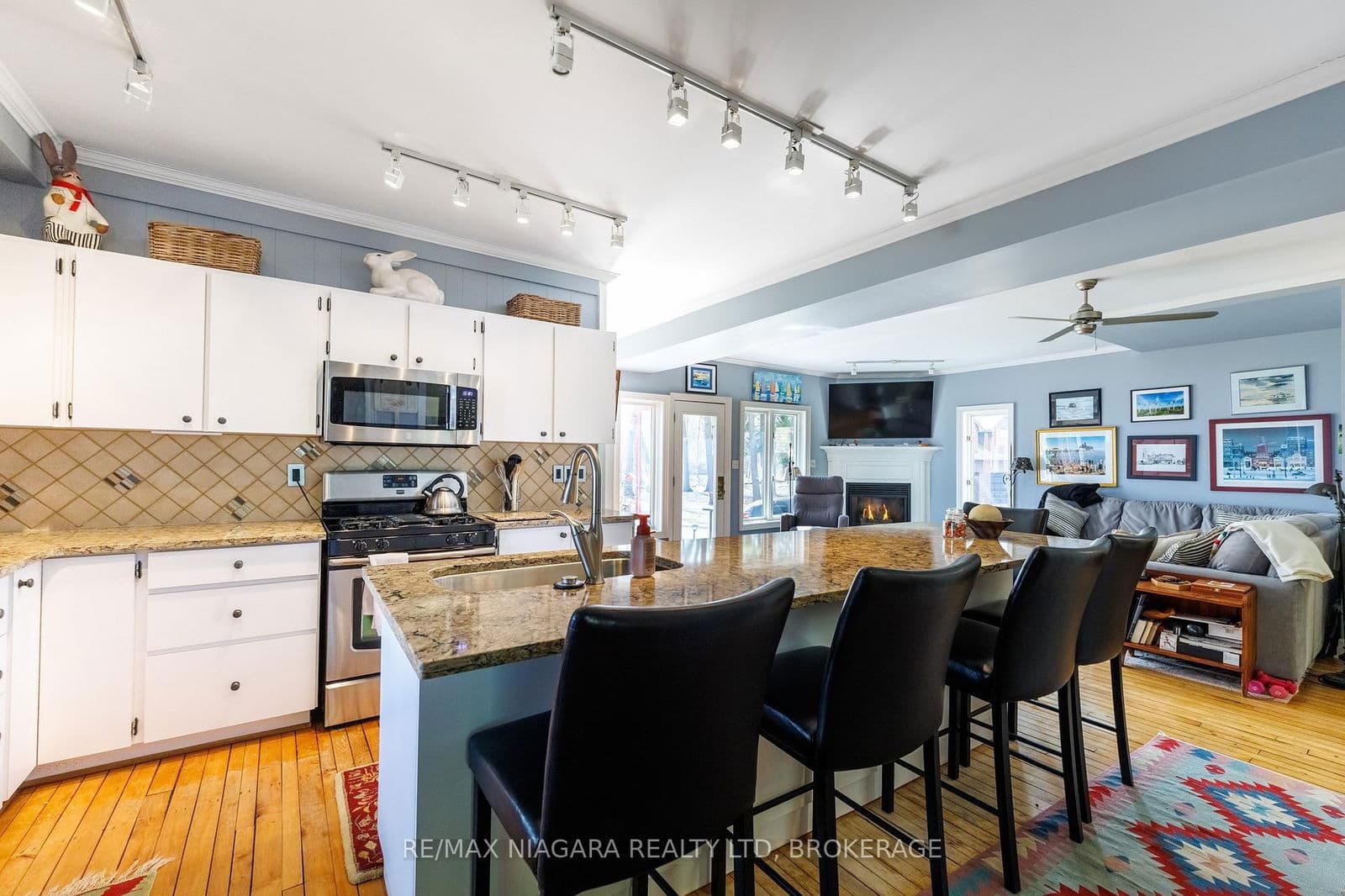 Detached at 725 Point Abino Road, Fort Erie, ON - Photo 13 - RE/MAX Garden City Realty