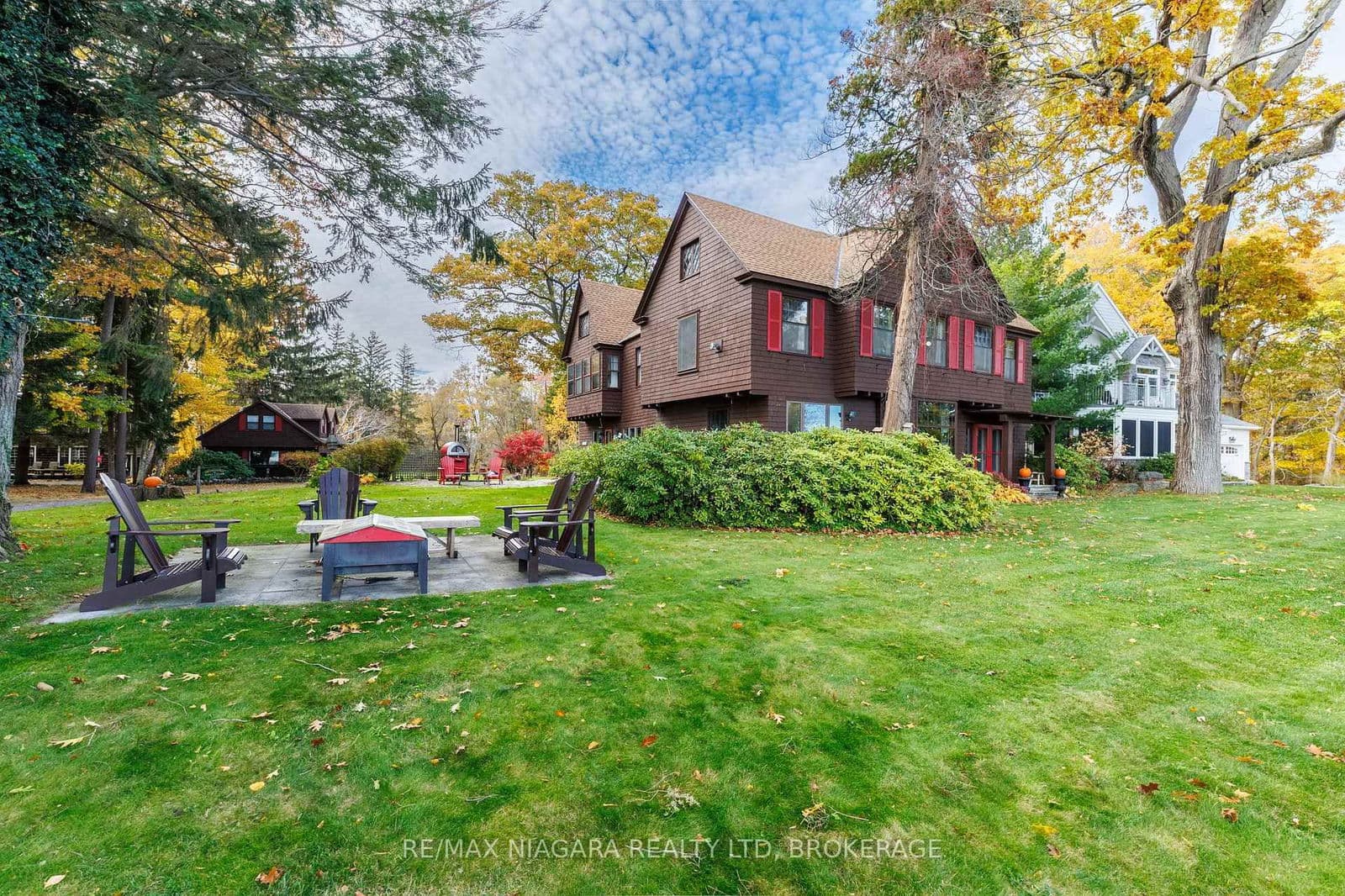 Detached at 725 Point Abino Road, Fort Erie, ON - Photo 2 - RE/MAX Garden City Realty