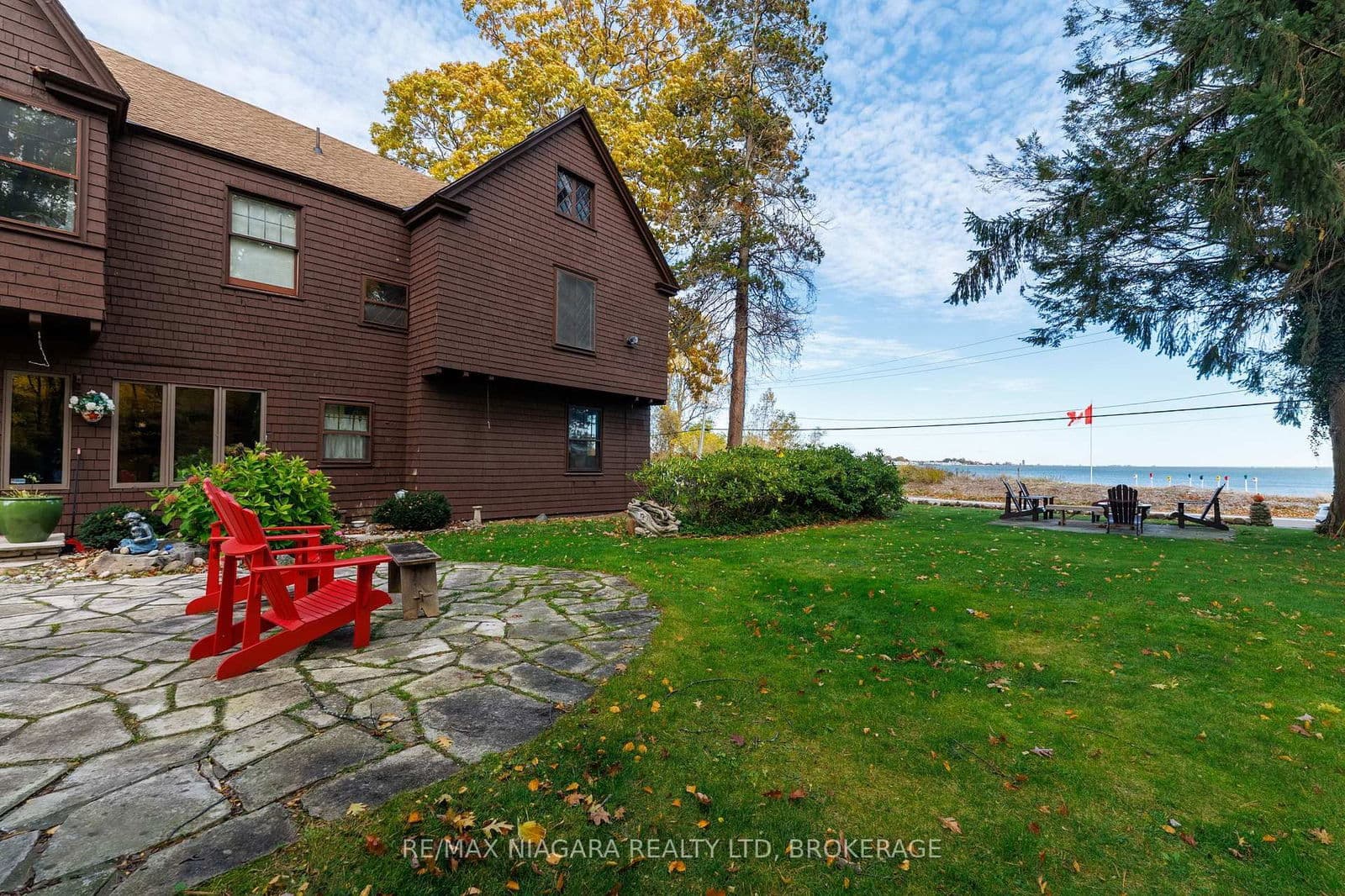 Detached at 725 Point Abino Road, Fort Erie, ON - Photo 4 - RE/MAX Garden City Realty