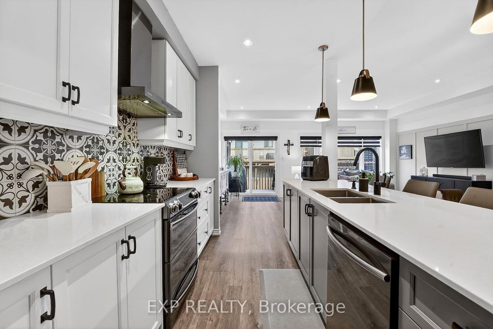 Att/Row/Townhouse at 4037 Crown Street, Lincoln, ON - Photo 9 - RE/MAX Garden City Realty