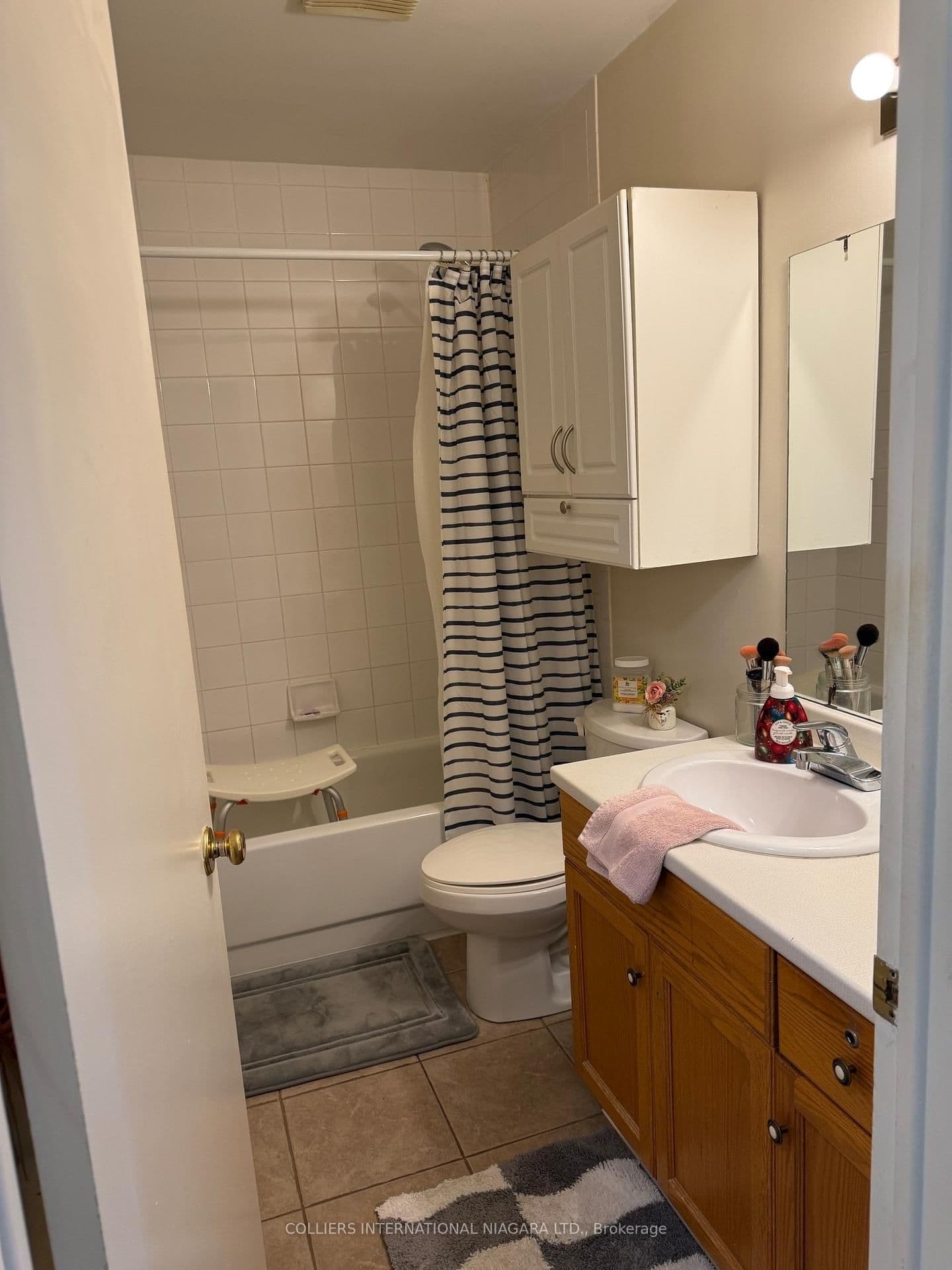 Semi-Detached at 7669 Trackview Street, Niagara Falls, ON - Photo 9 - RE/MAX Garden City Realty