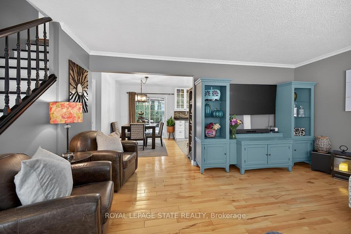 Detached at 33 Abraham Drive, St. Catharines, ON - Photo 3 - RE/MAX Garden City Realty