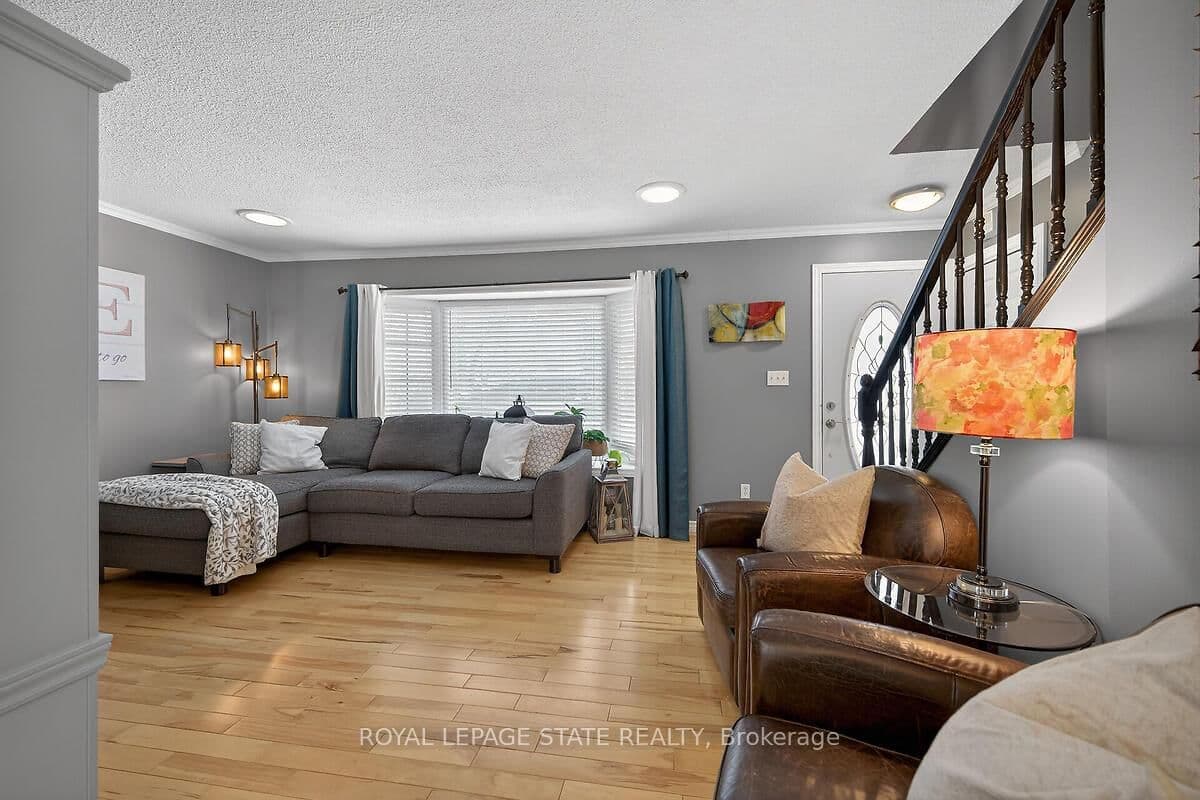 Detached at 33 Abraham Drive, St. Catharines, ON - Photo 7 - RE/MAX Garden City Realty