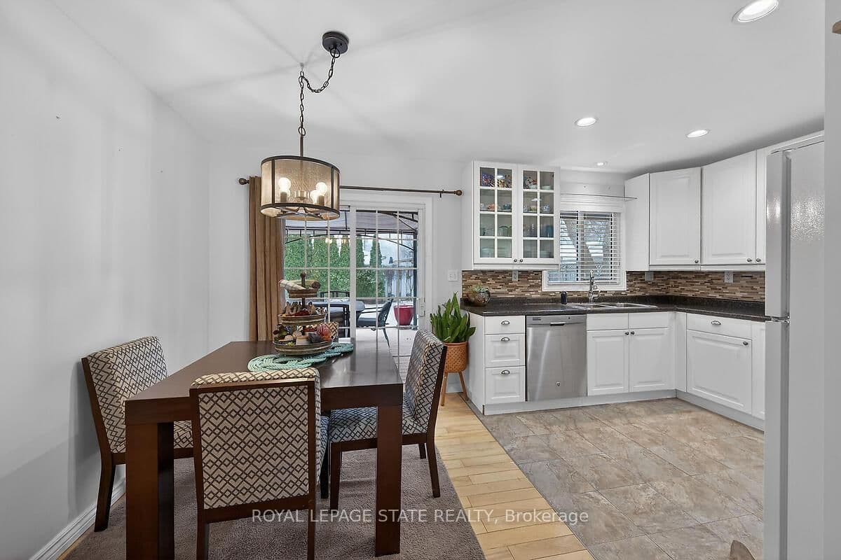 Detached at 33 Abraham Drive, St. Catharines, ON - Photo 8 - RE/MAX Garden City Realty