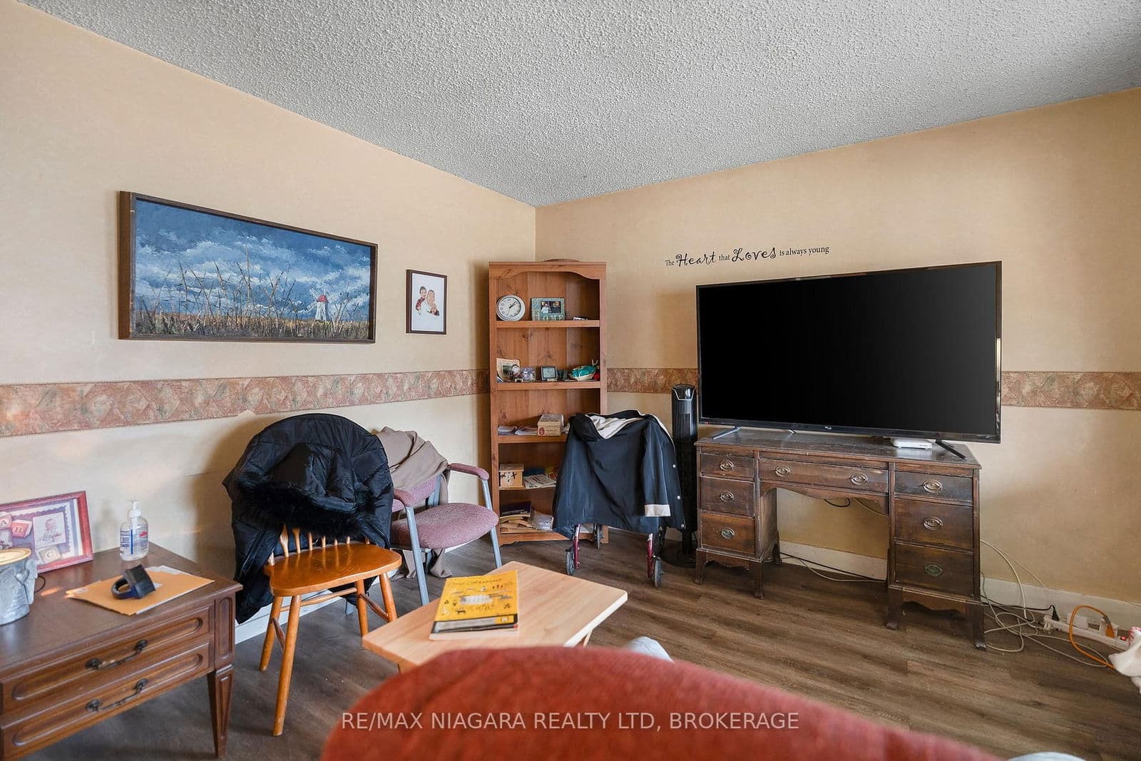 Detached at 71 Johnston Street, Port Colborne, ON - Photo 5 - RE/MAX Garden City Realty