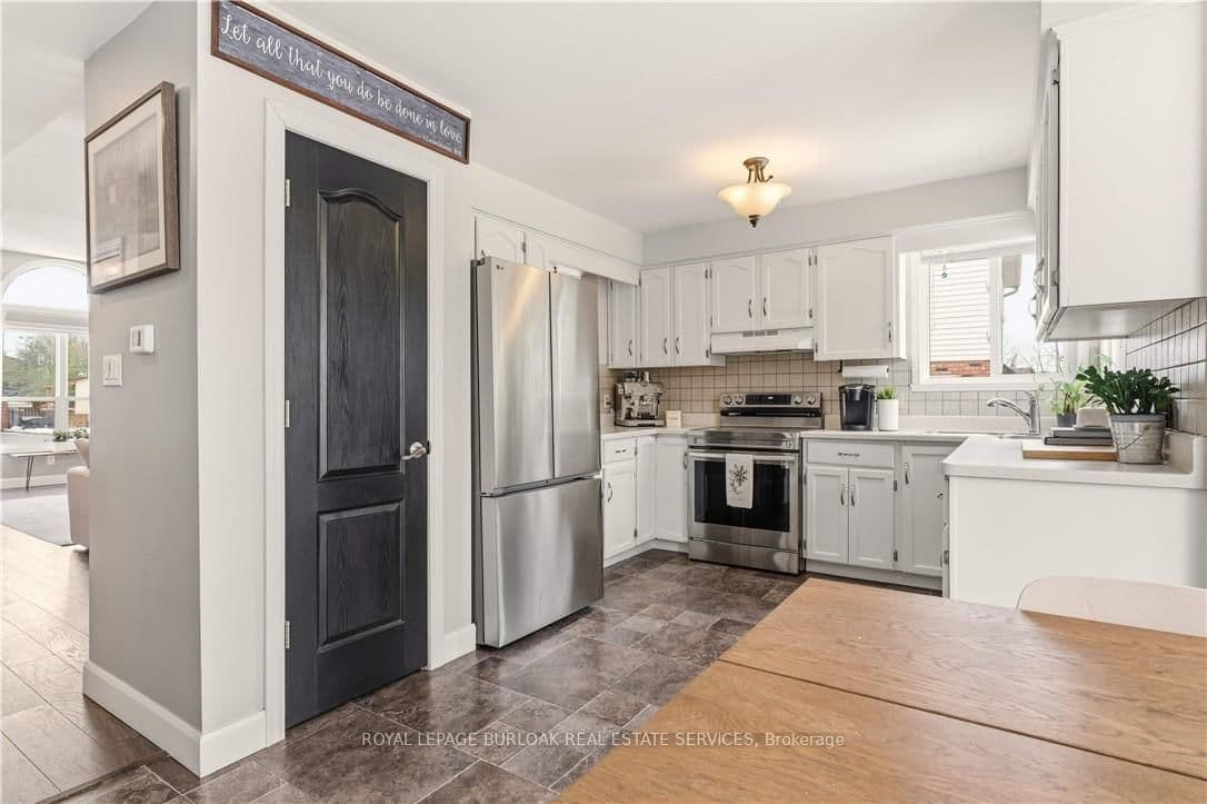 Detached at 113 Edward Court, West Lincoln, ON - Photo 11 - RE/MAX Garden City Realty