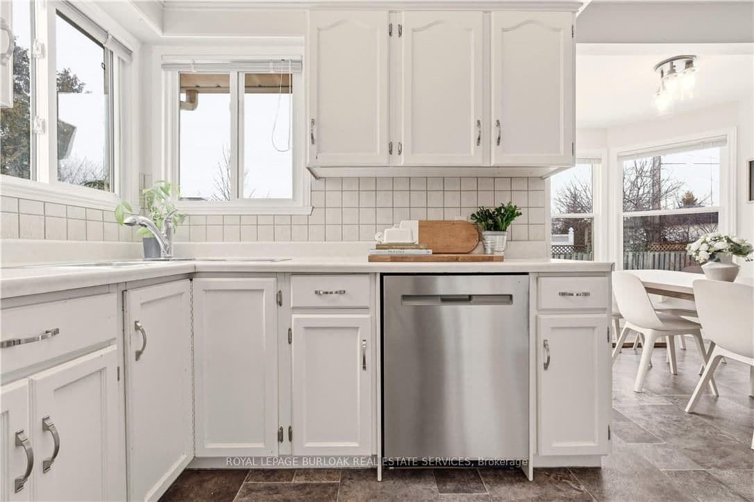 Detached at 113 Edward Court, West Lincoln, ON - Photo 14 - RE/MAX Garden City Realty