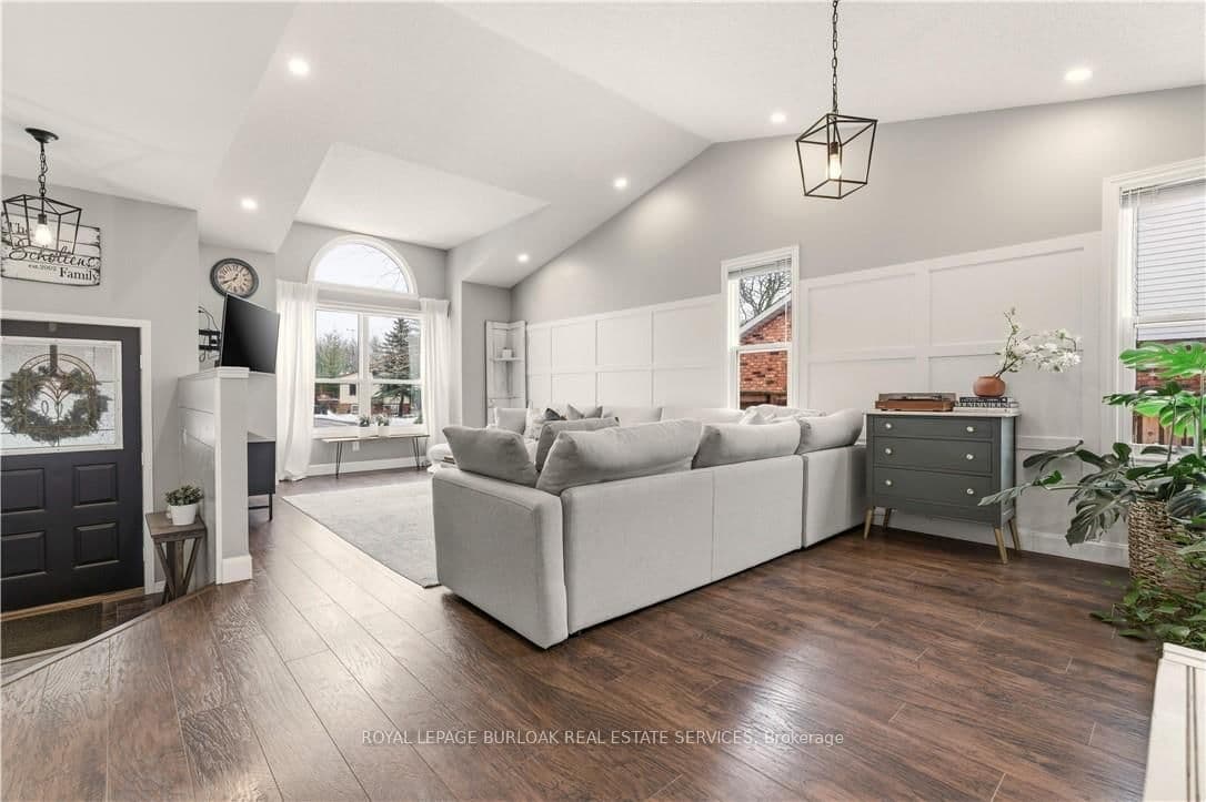 Detached at 113 Edward Court, West Lincoln, ON - Photo 5 - RE/MAX Garden City Realty